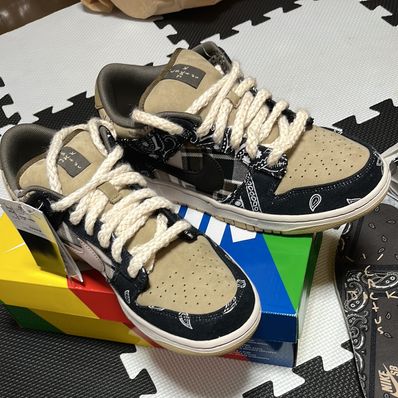 Travis Scott × Nike SB Dunk Low "Black/Parachute Beige"