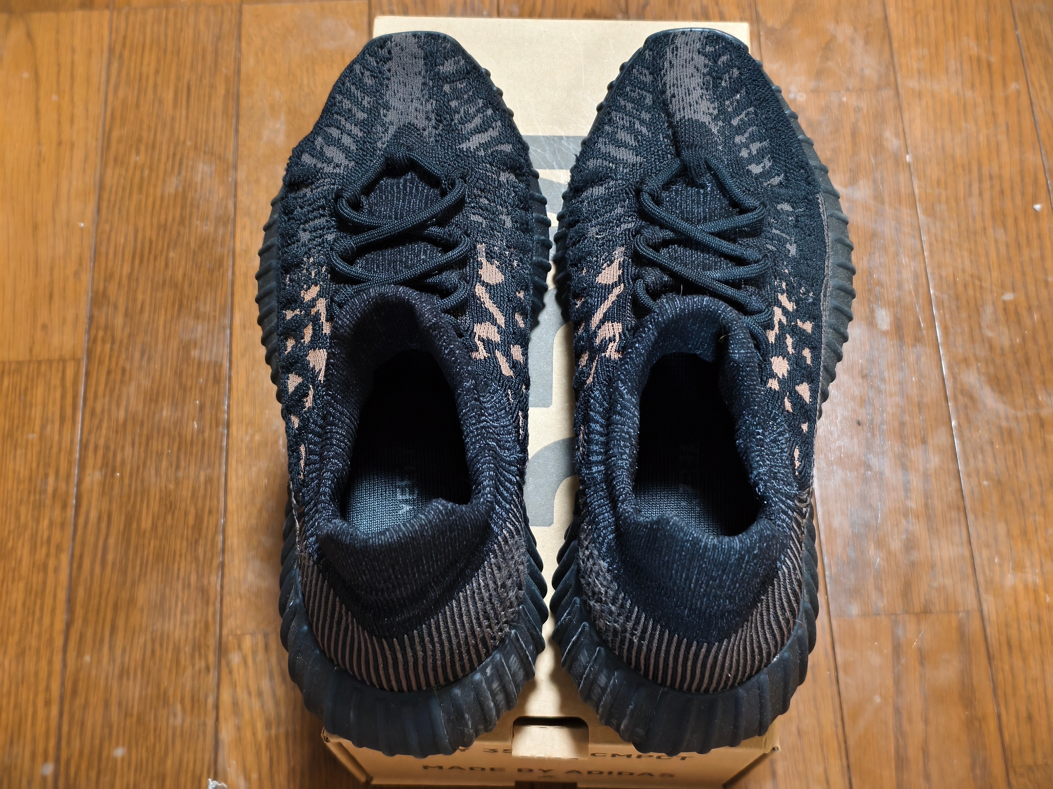 adidas YEEZY 350V2 CMPCT "Slate Carbon"