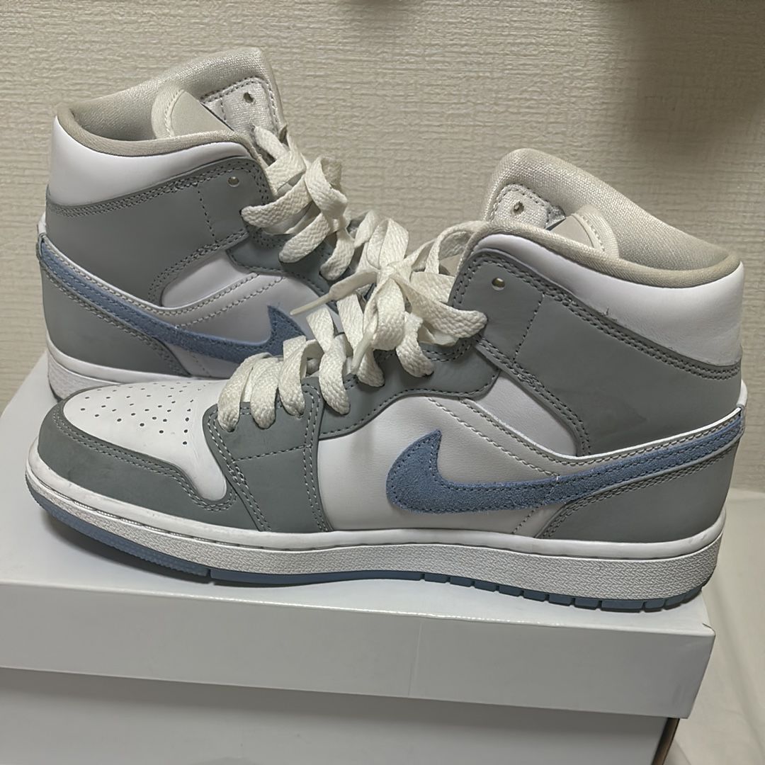 Nike Women's Air Jordan 1 Mid "Wolf Grey"