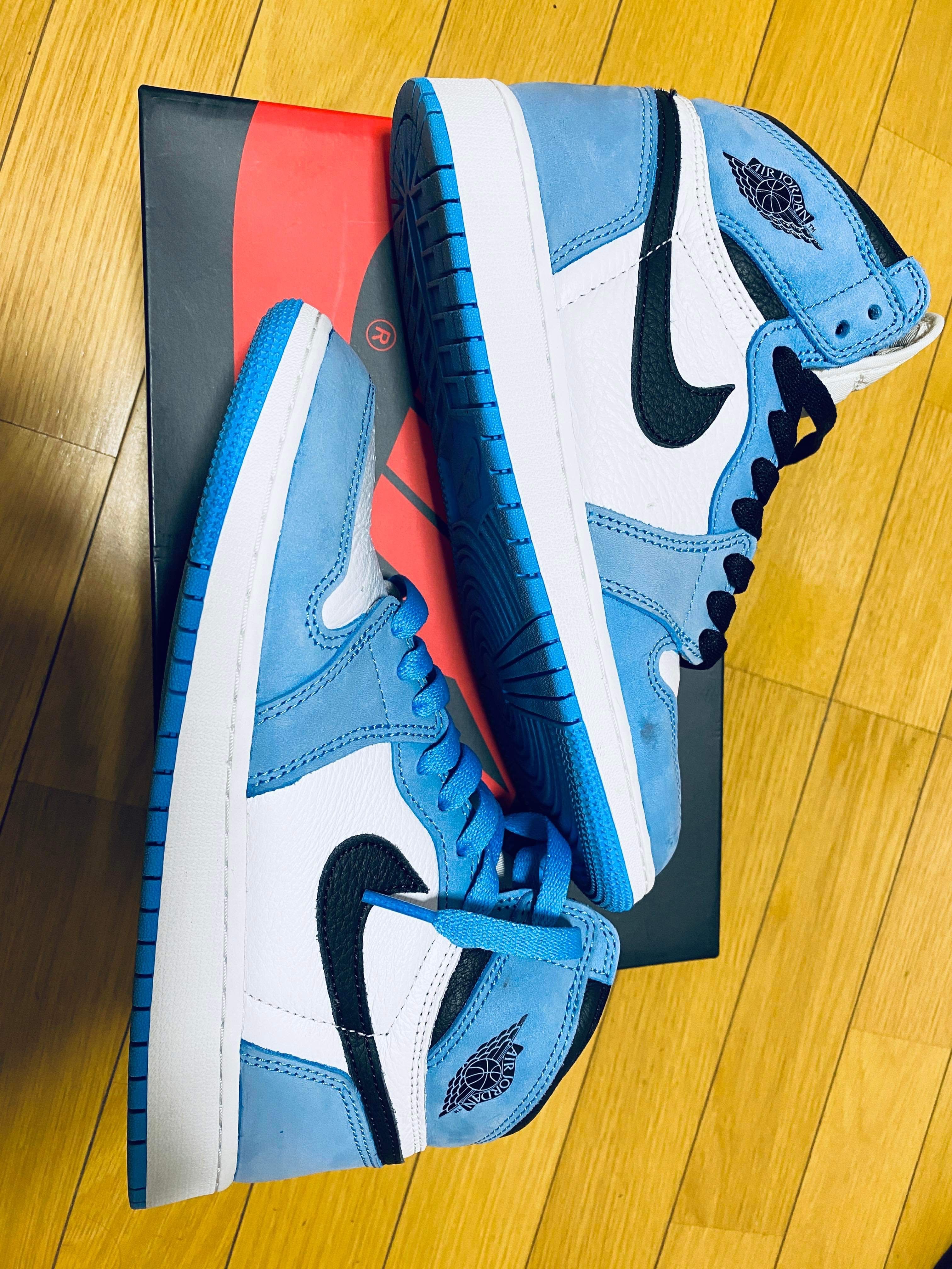 Nike Air Jordan 1 High OG "University Blue"