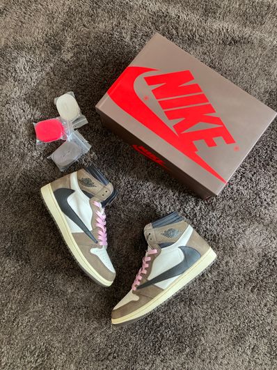Travis Scott × Nike Air Jordan 1 Retro High OG TS SP "Sail/Dark Mocha"