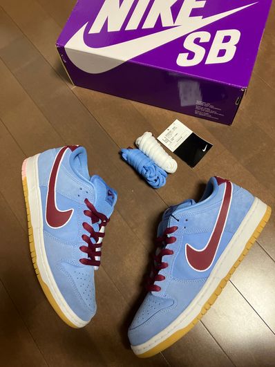 Nike SB Dunk Low Pro "Philadelphia Phillies/Valor Blue and Team Maroon"