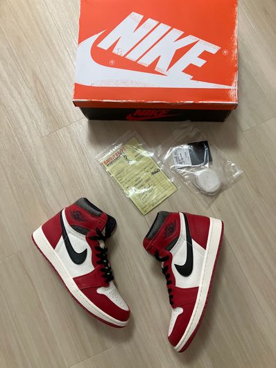 Nike Air Jordan 1 High OG "Lost & Found/Chicago"