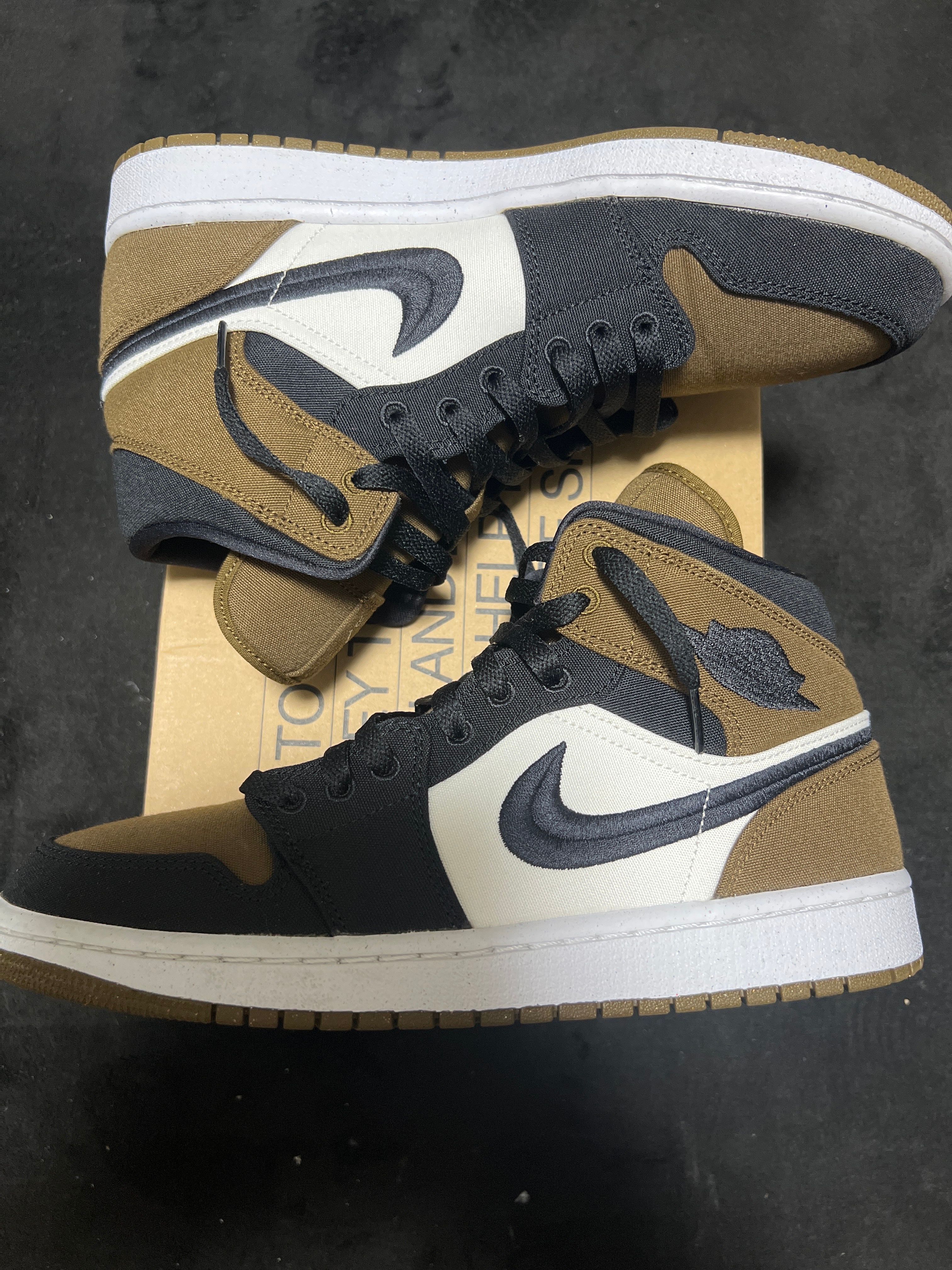 Nike Women's Air Jordan 1 Mid SE "Olive Toe"