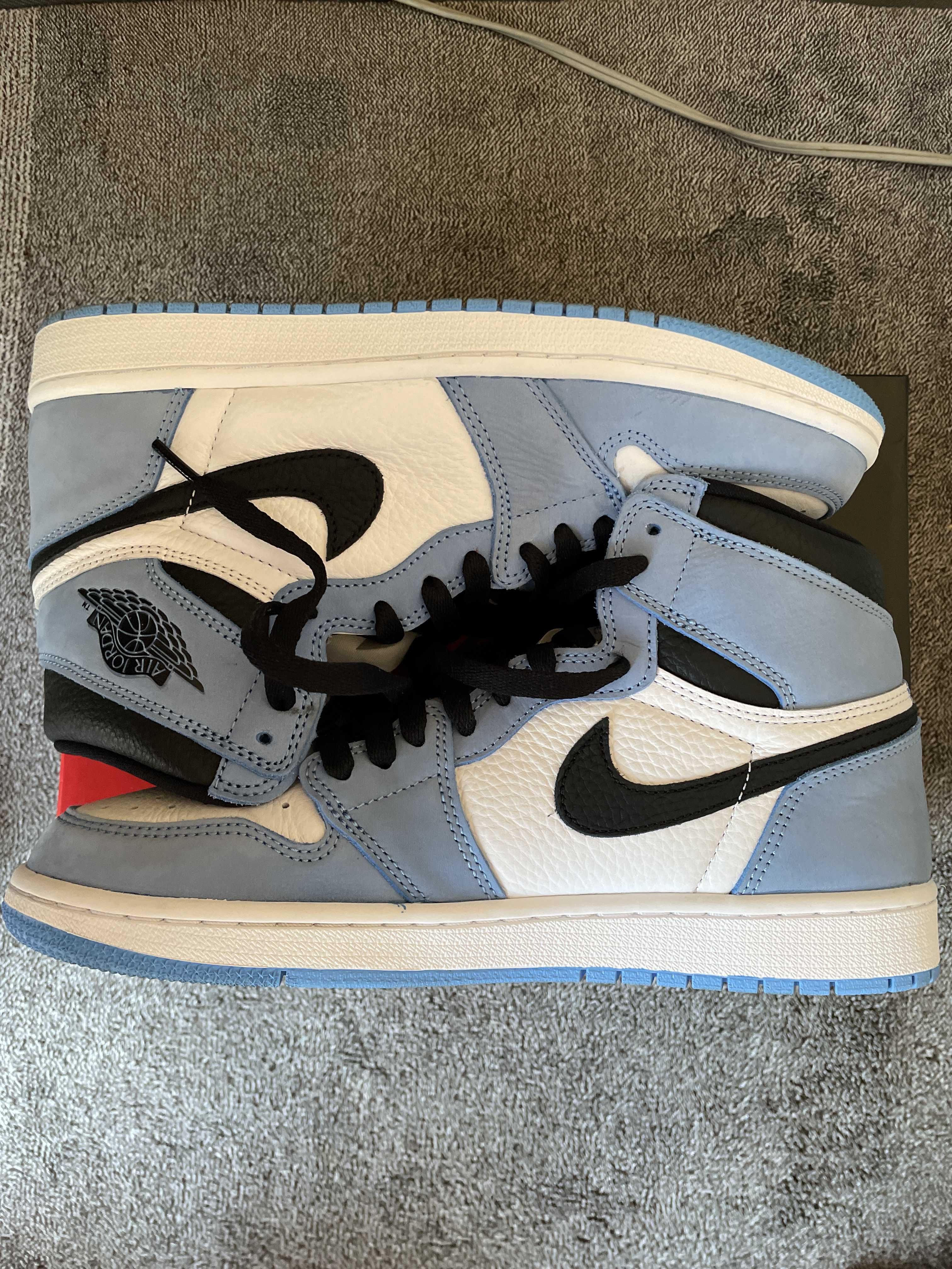 Nike Air Jordan 1 High OG "University Blue"