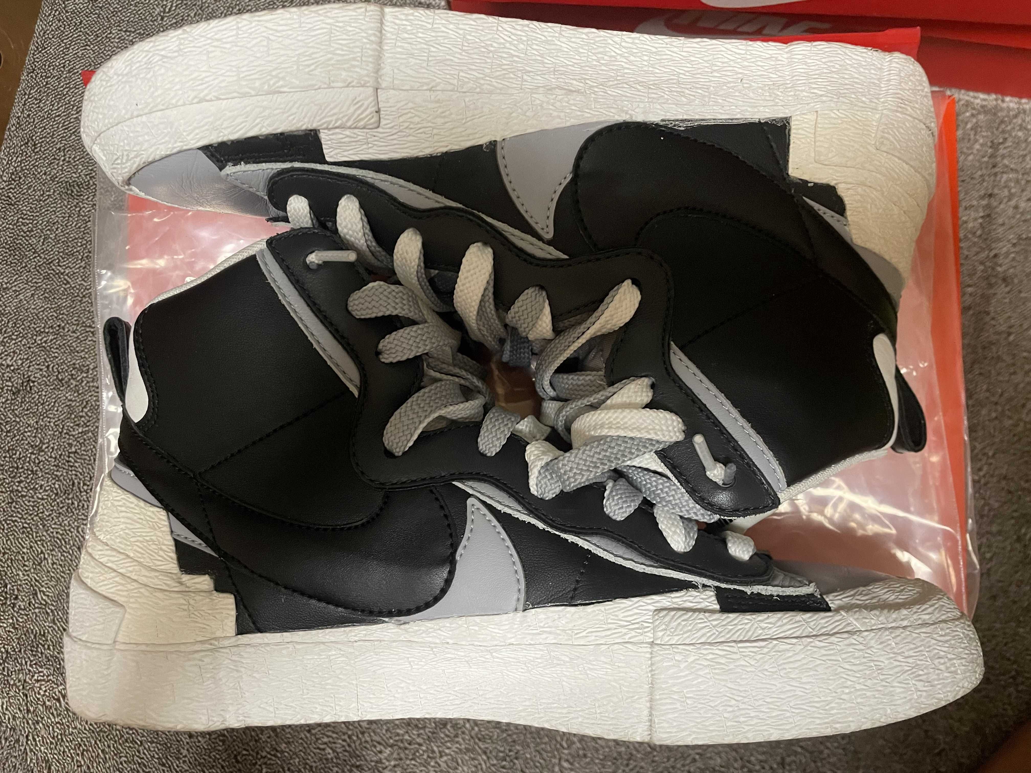 sacai × NIKE BLAZER MID "BLACK/WOLF GREY/WHITE"