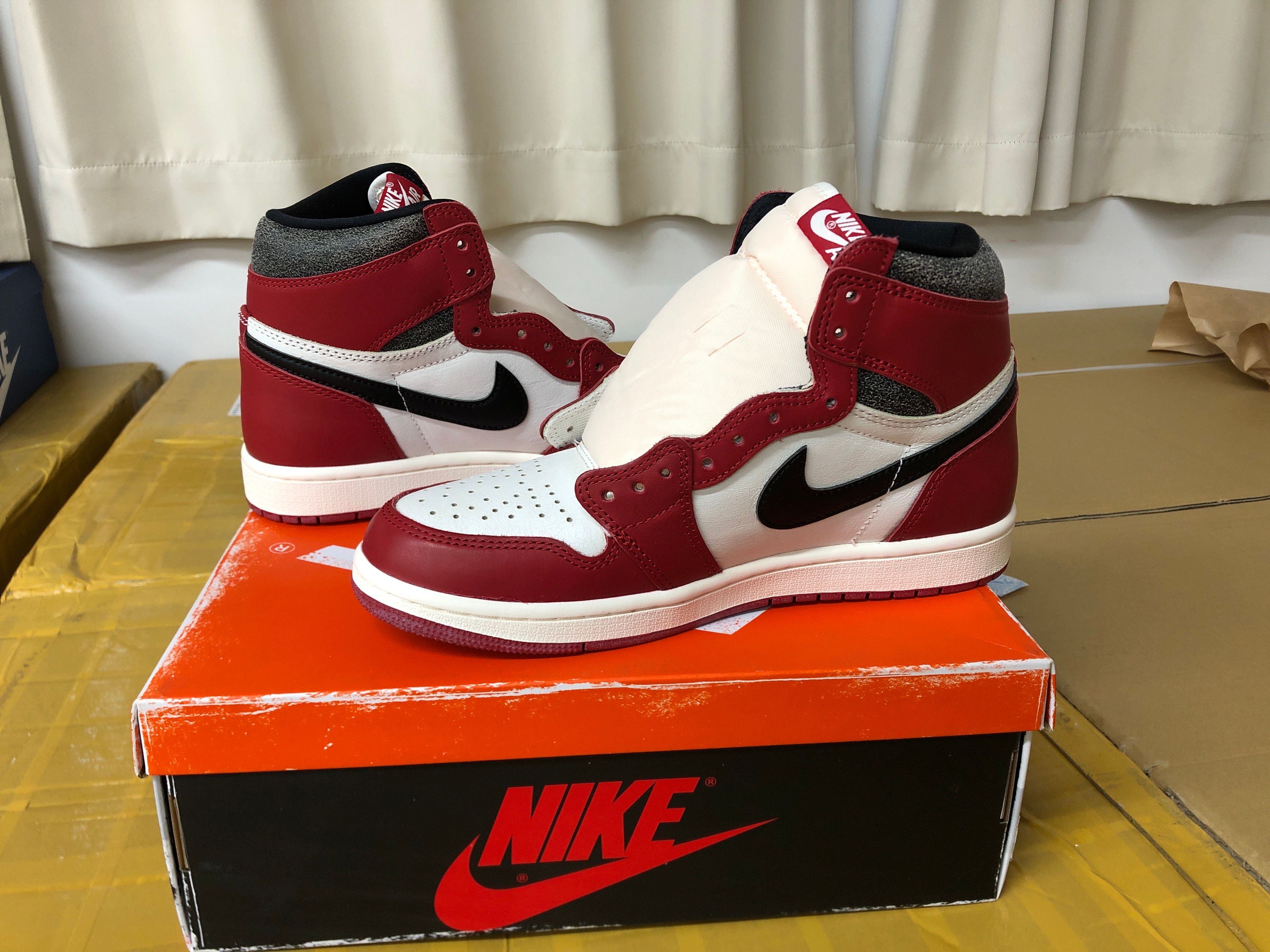 Nike Air Jordan 1 High OG "Lost & Found/Chicago"