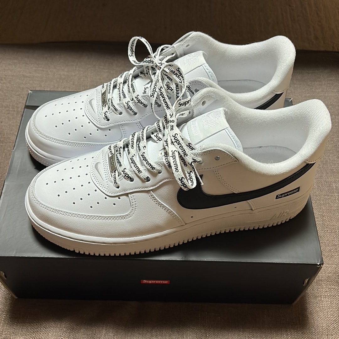 Supreme × Nike Air Force 1 Low "White/Black"