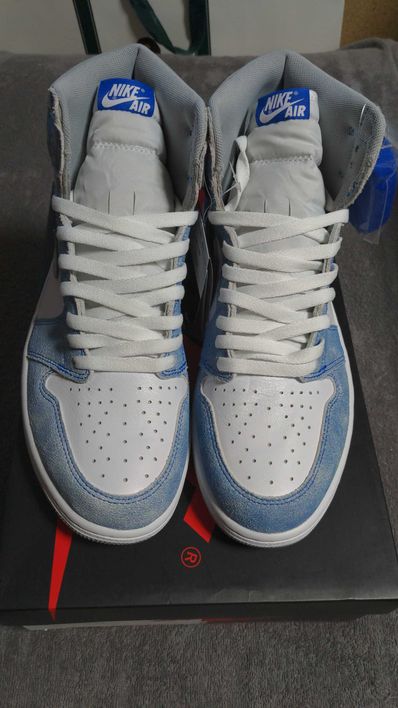 Nike Air Jordan 1 High OG "Hyper Royal"