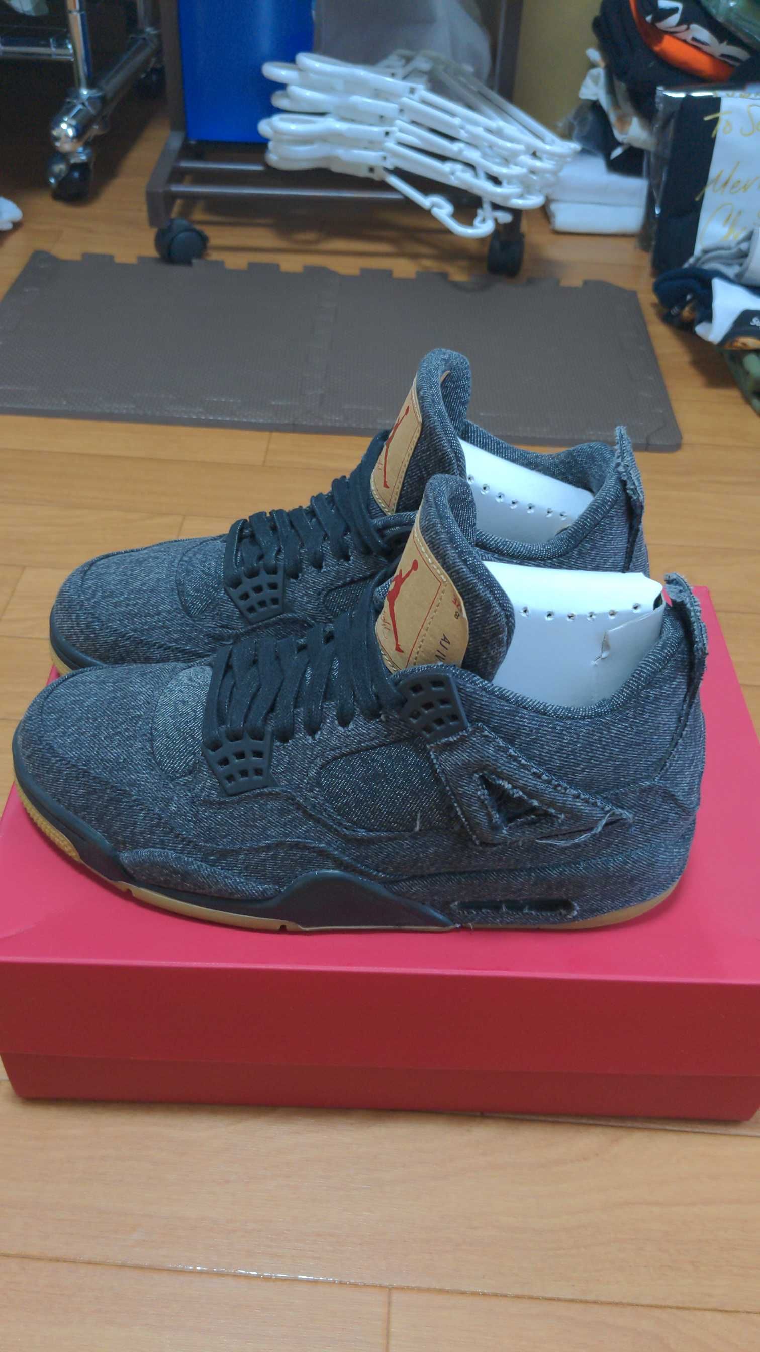 Nike × Levi's Air Jordan 4 "Black Denim" (Tag: LEVIS®)