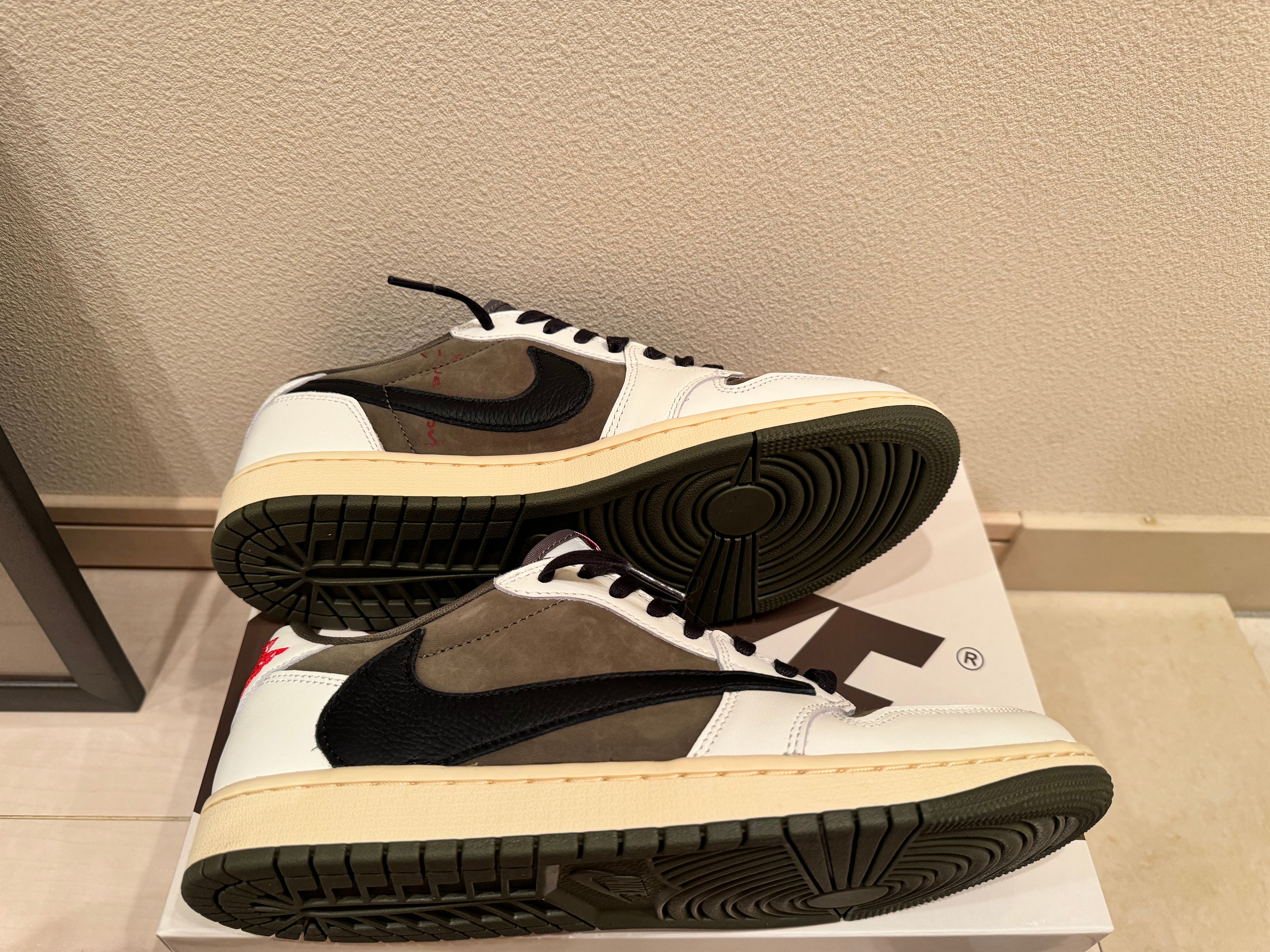Travis Scott × Nike Air Jordan 1 Low OG SP "Reverse Olive"