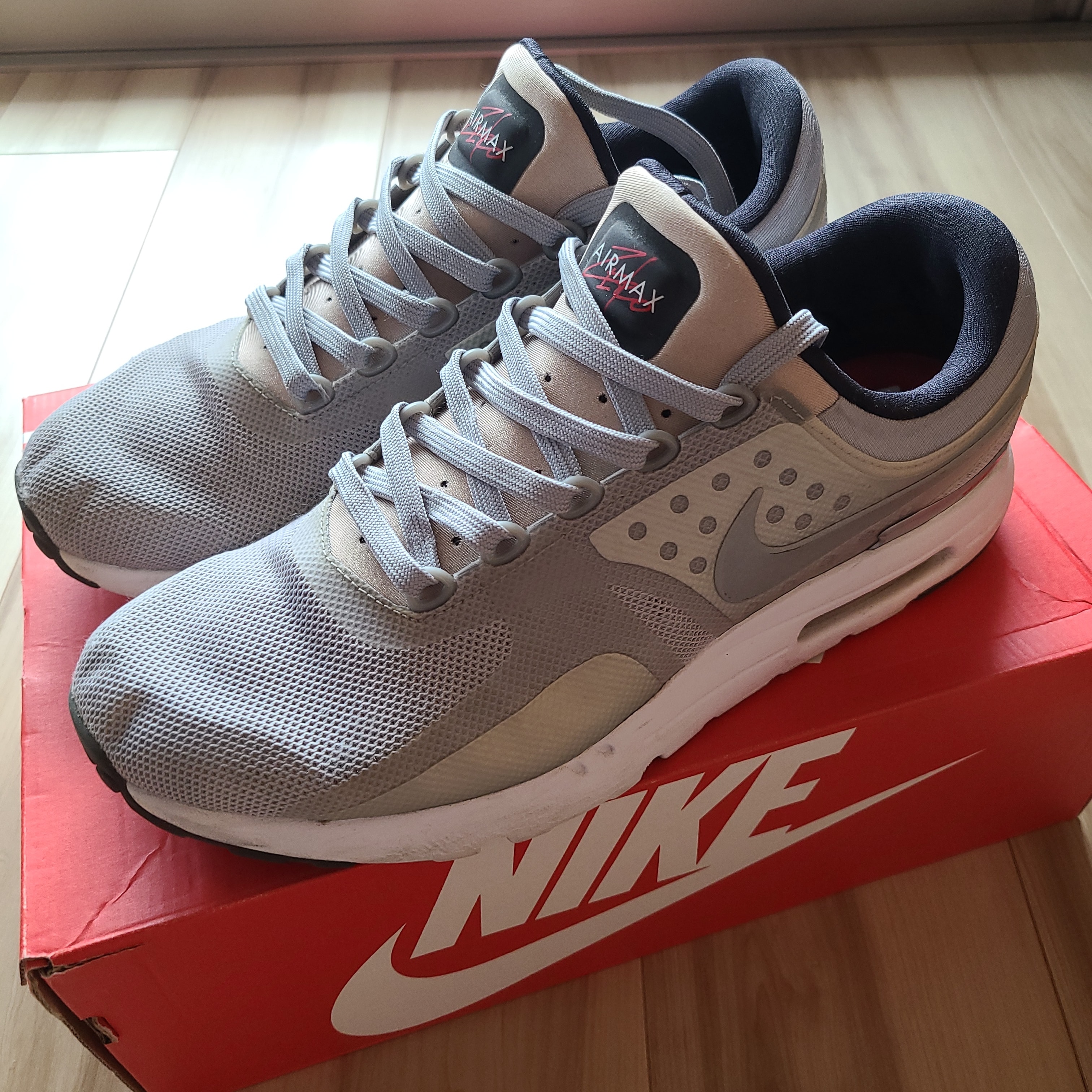 NIKE AIR MAX ZERO QS "SILVER BULLET"
