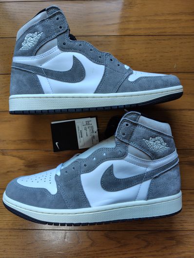 Nike Air Jordan 1 Retro High OG "Black and Smoke Grey"