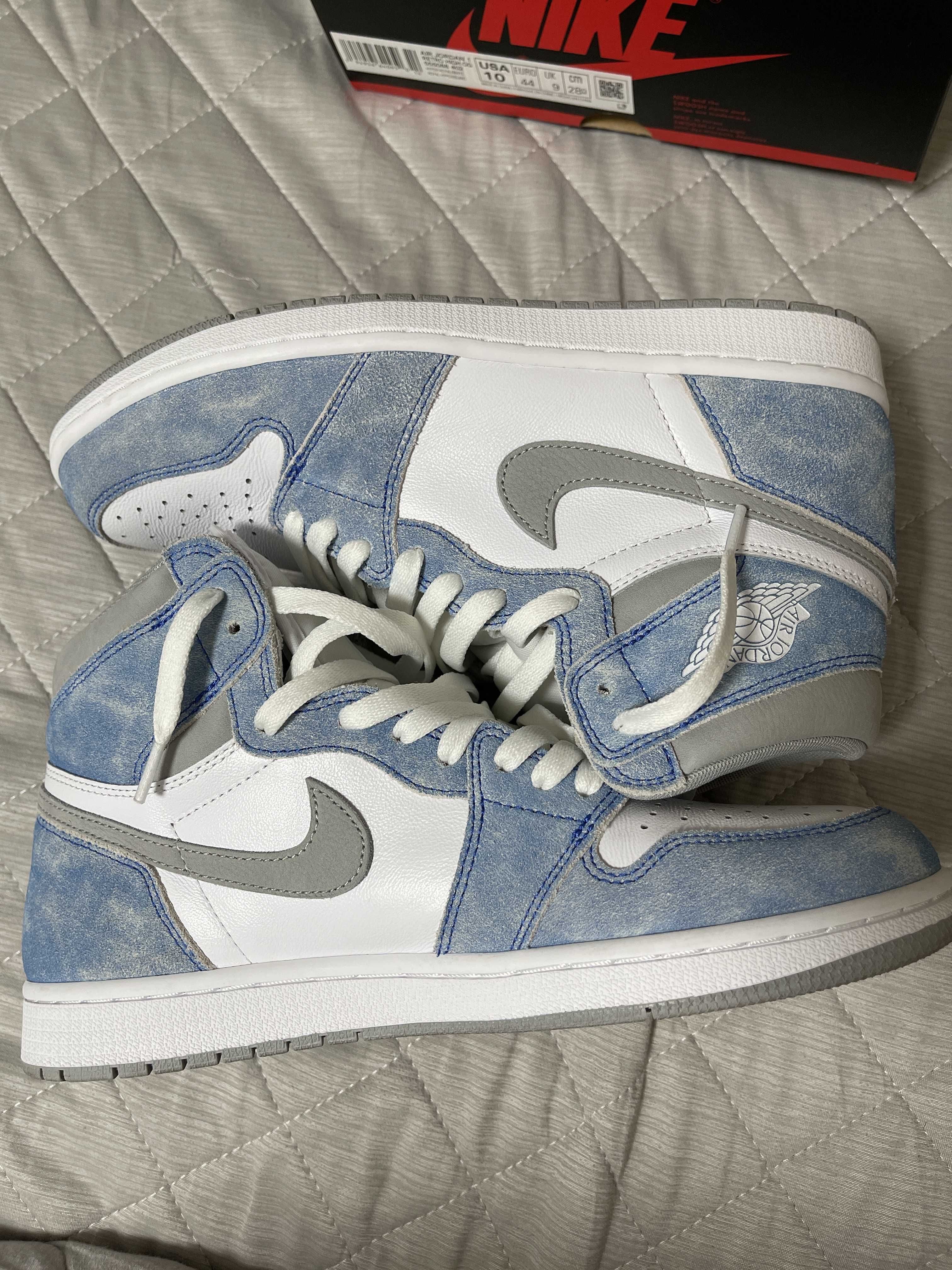 Nike Air Jordan 1 High OG "Hyper Royal"