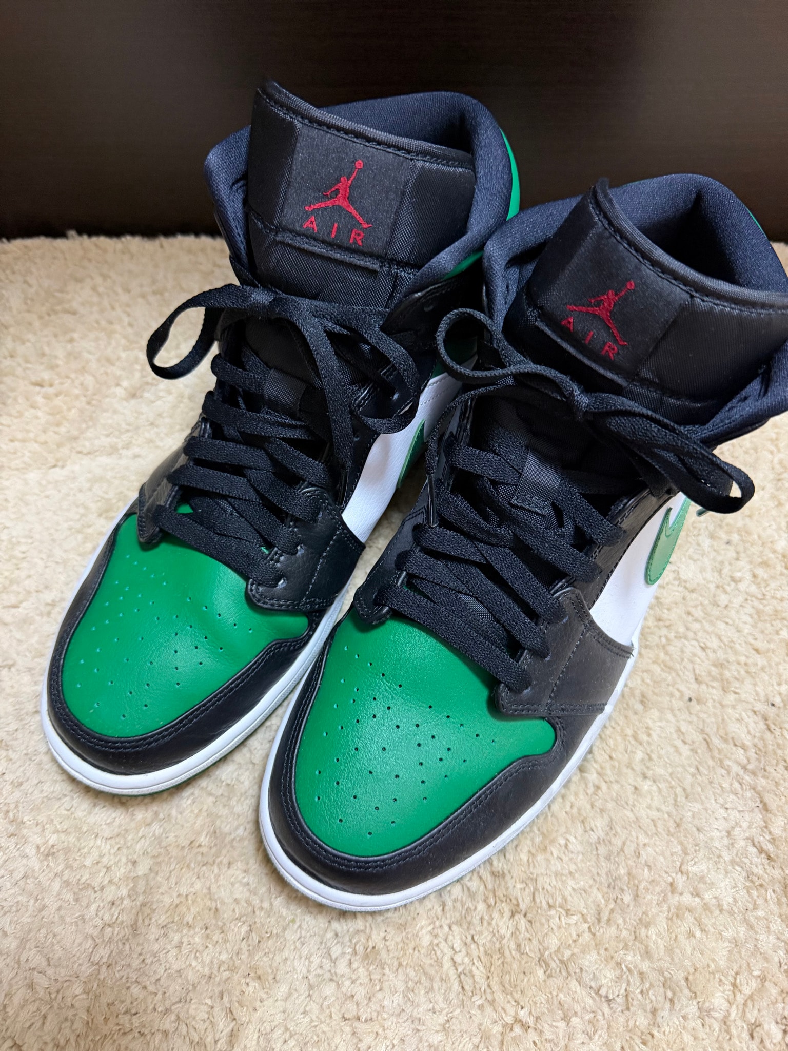 Nike Air Jordan 1 Mid "Pine Green"