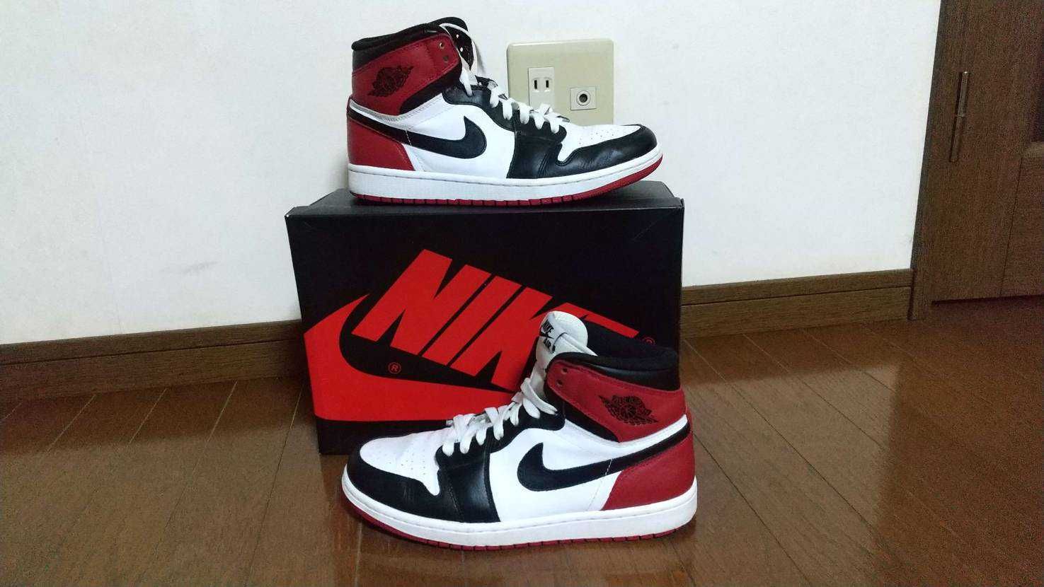 Nike Air Jordan 1 Retro High OG "Black Toe" (2013)