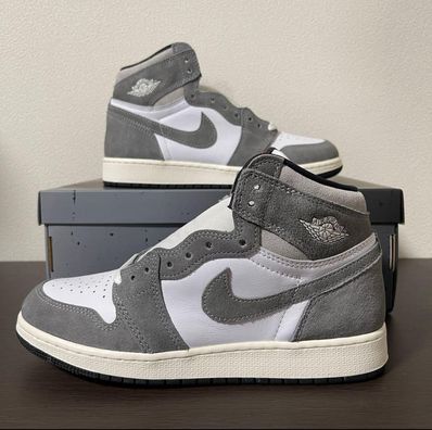 Nike GS Air Jordan 1 Retro High OG "Black and Smoke Grey"