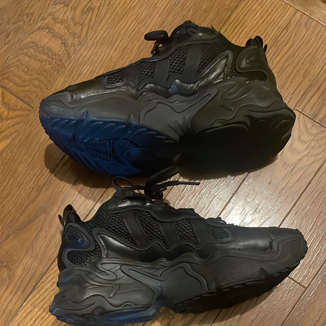 adidas Women's Ozthemis "Lucid Pink/Core Black"