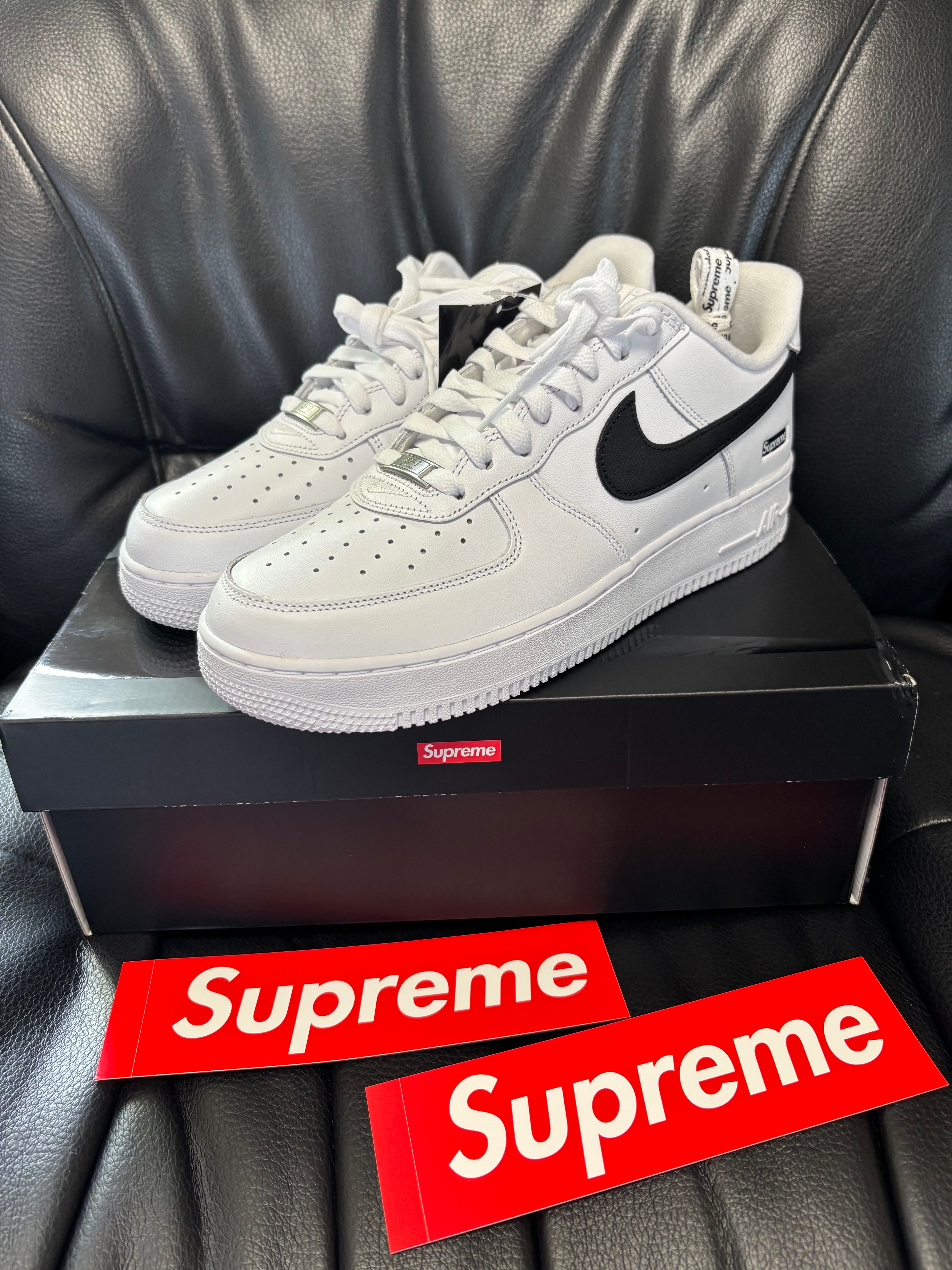 Supreme × Nike Air Force 1 Low "White/Black"