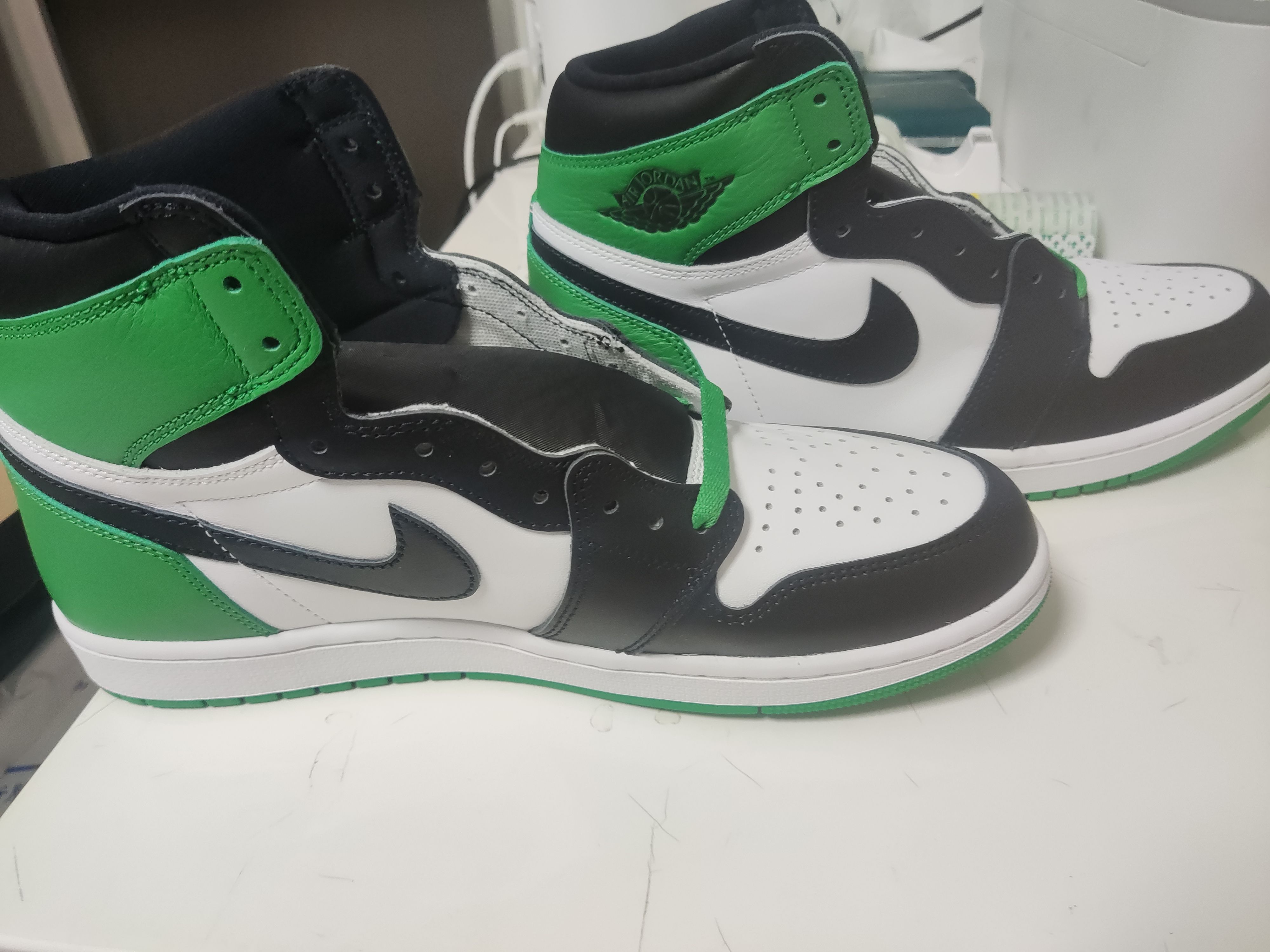 Nike Air Jordan 1 Retro High OG "Celtics/Black and Lucky Green" (2023)