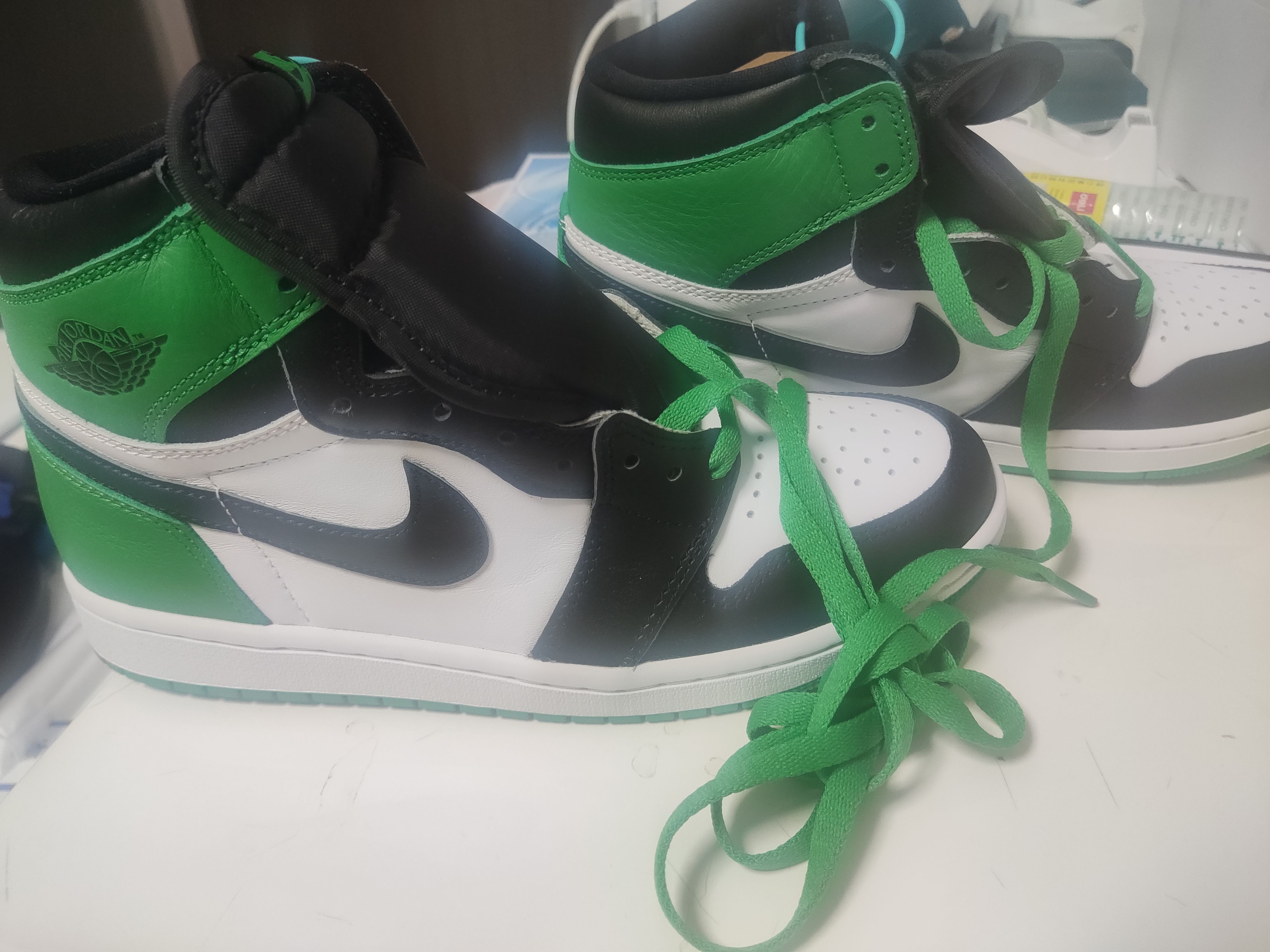 Nike Air Jordan 1 Retro High OG "Celtics/Black and Lucky Green" (2023)