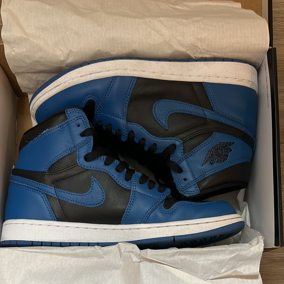 Nike Air Jordan 1 Retro High OG "Dark Marina Blue"