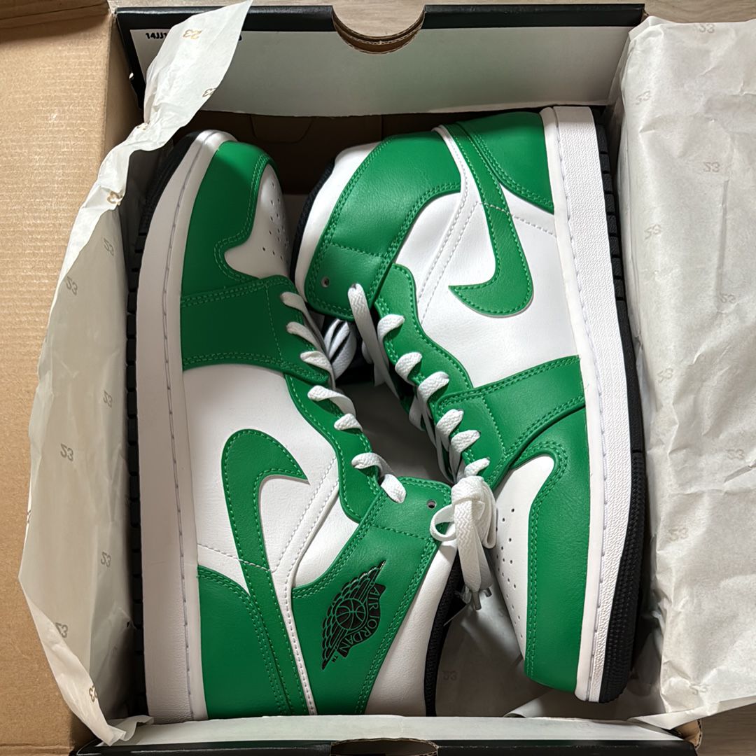 Nike Air Jordan 1 Mid "Lucky Green"
