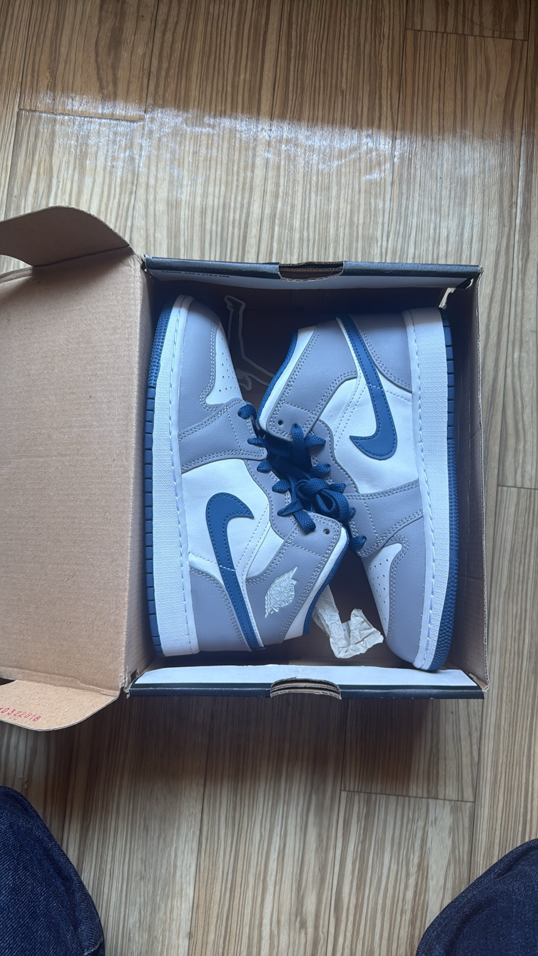 Nike GS Air Jordan 1 Mid "True Blue"