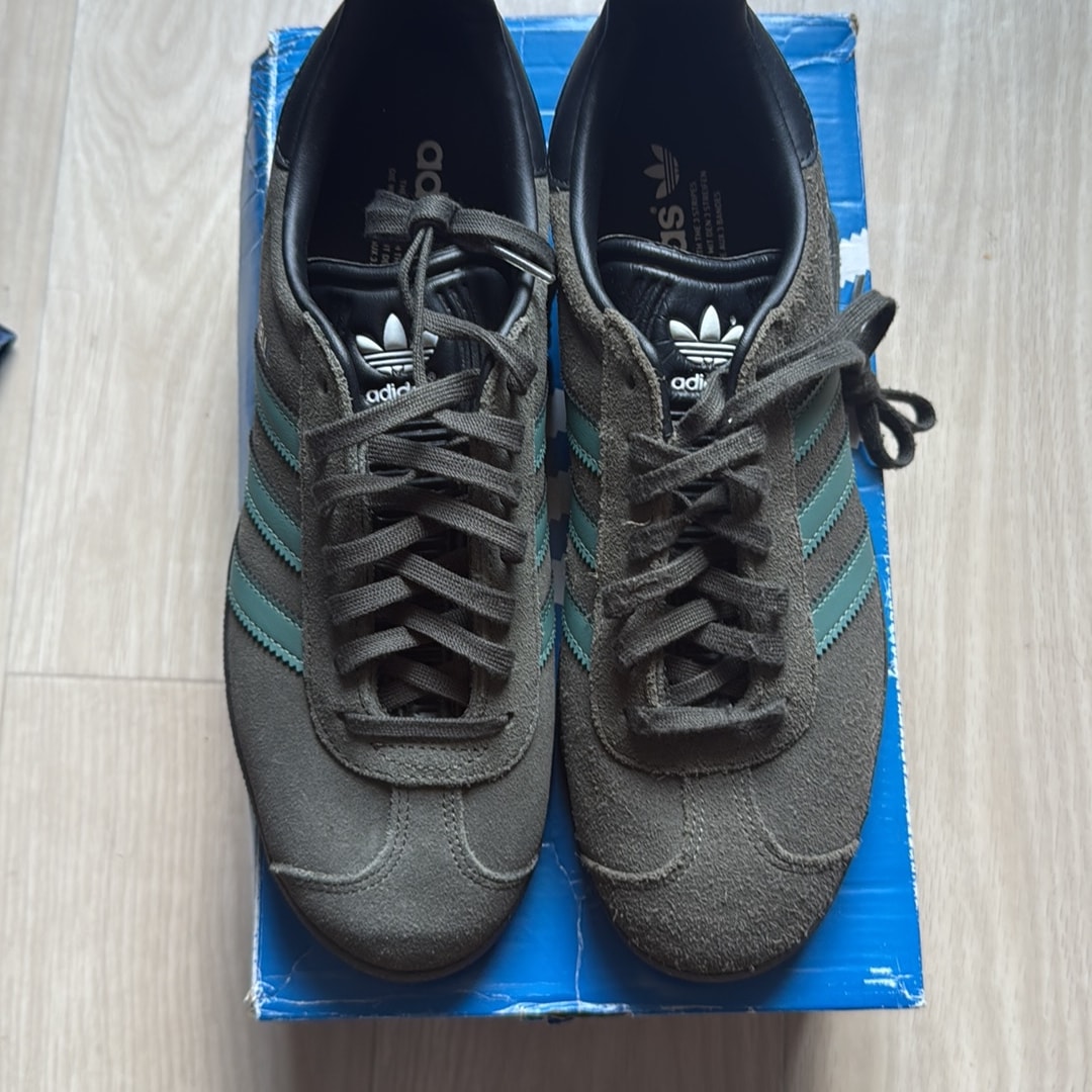 adidas Gazelle "Pantone/Core Black"