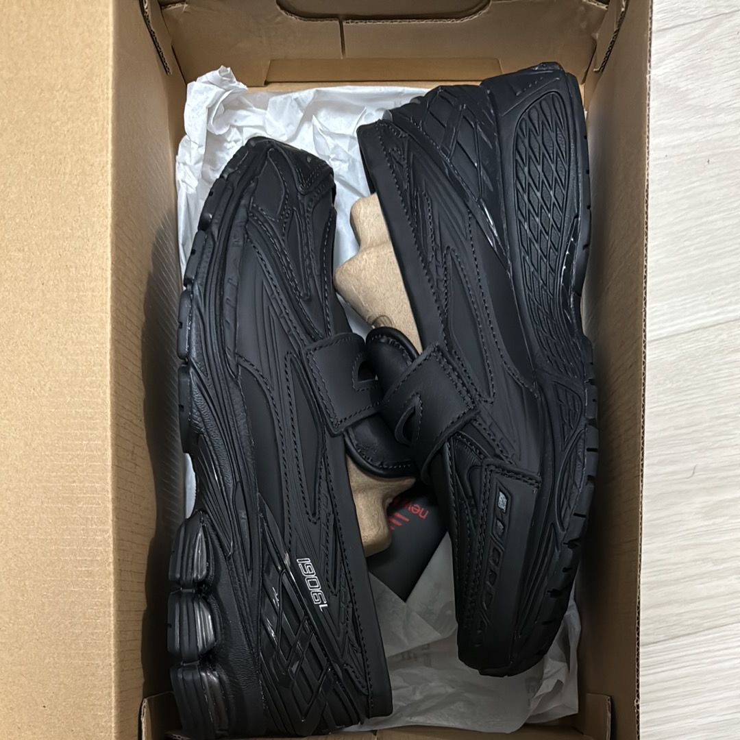 New Balance 1906L "Triple Black"