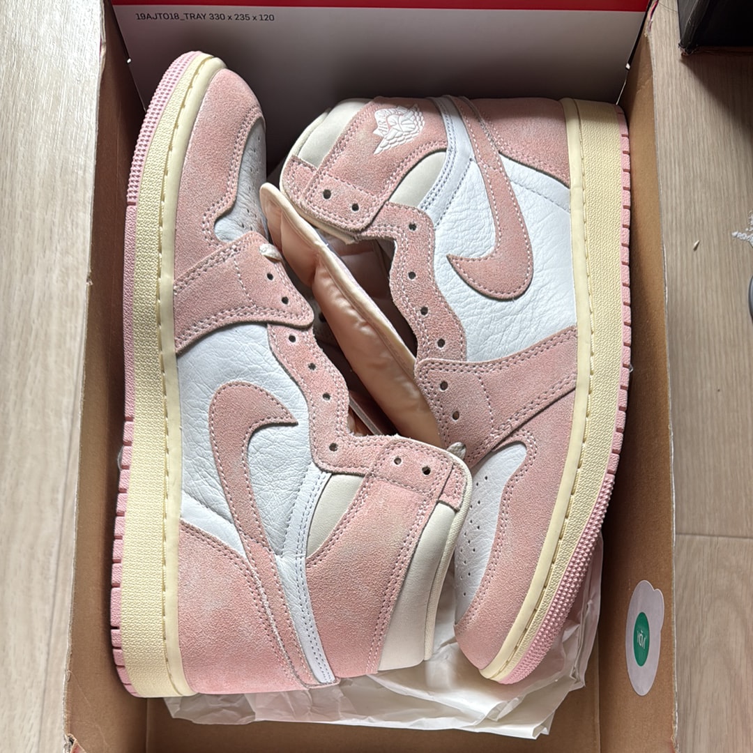 Nike Women's Air Jordan 1 Retro High OG "Washed Pink"