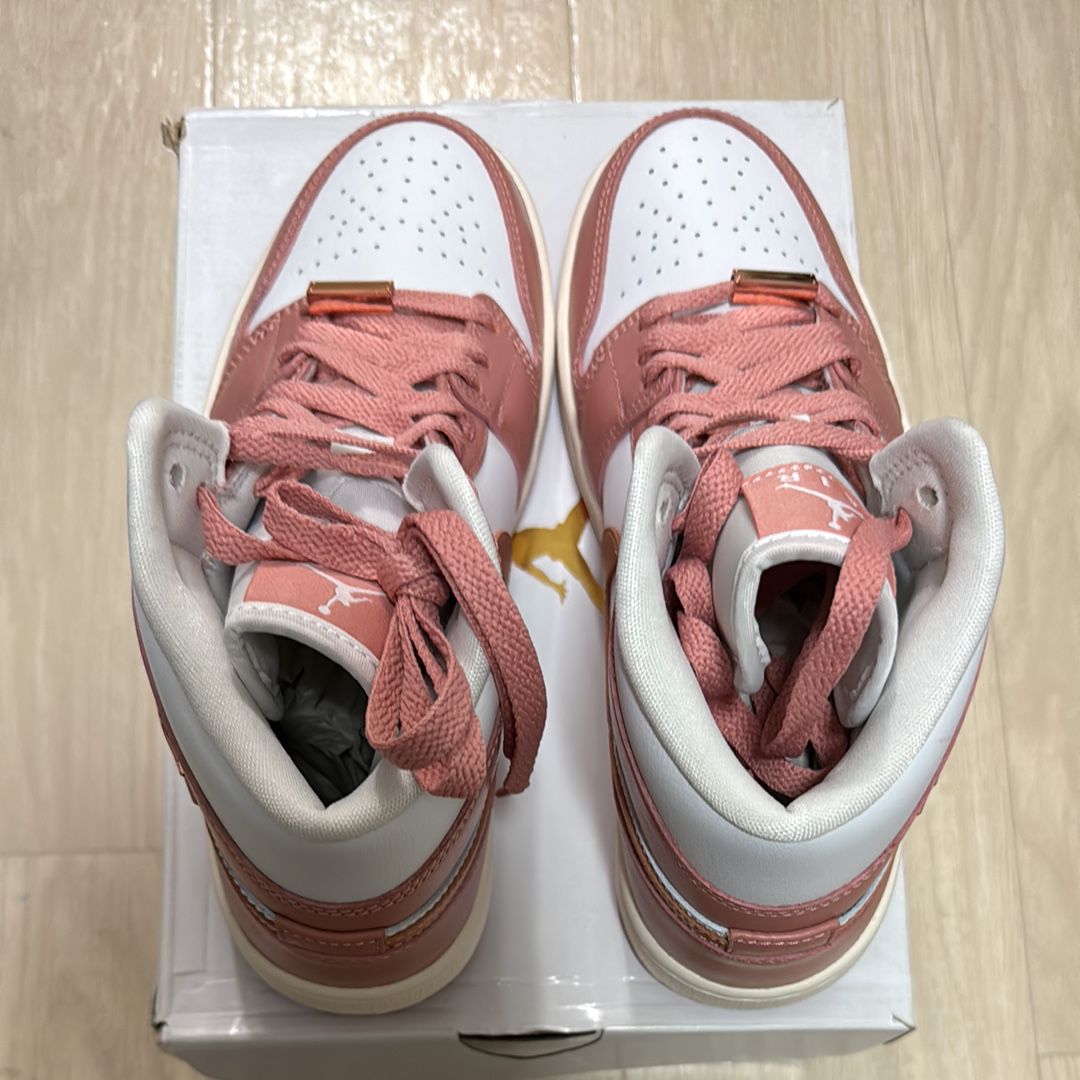 Nike Women's Air Jordan 1 Mid SE "Red Stardust"