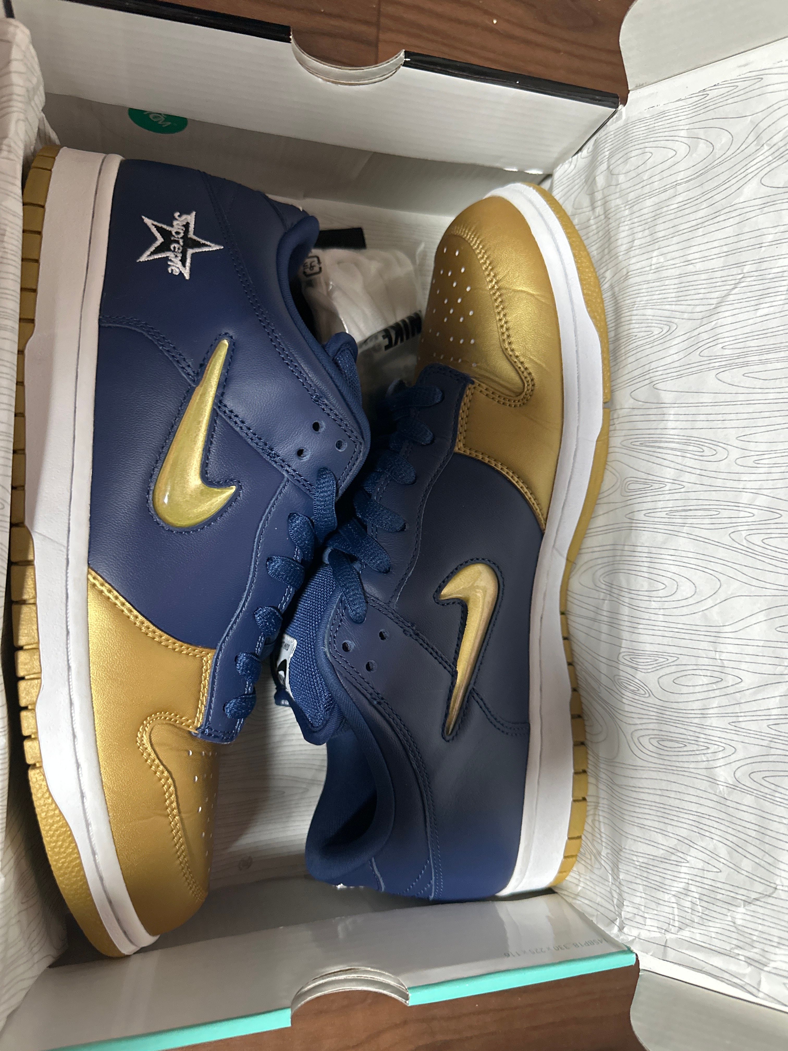 Supreme × Nike SB Dunk Low OG QS "Metallic Gold/Navy"