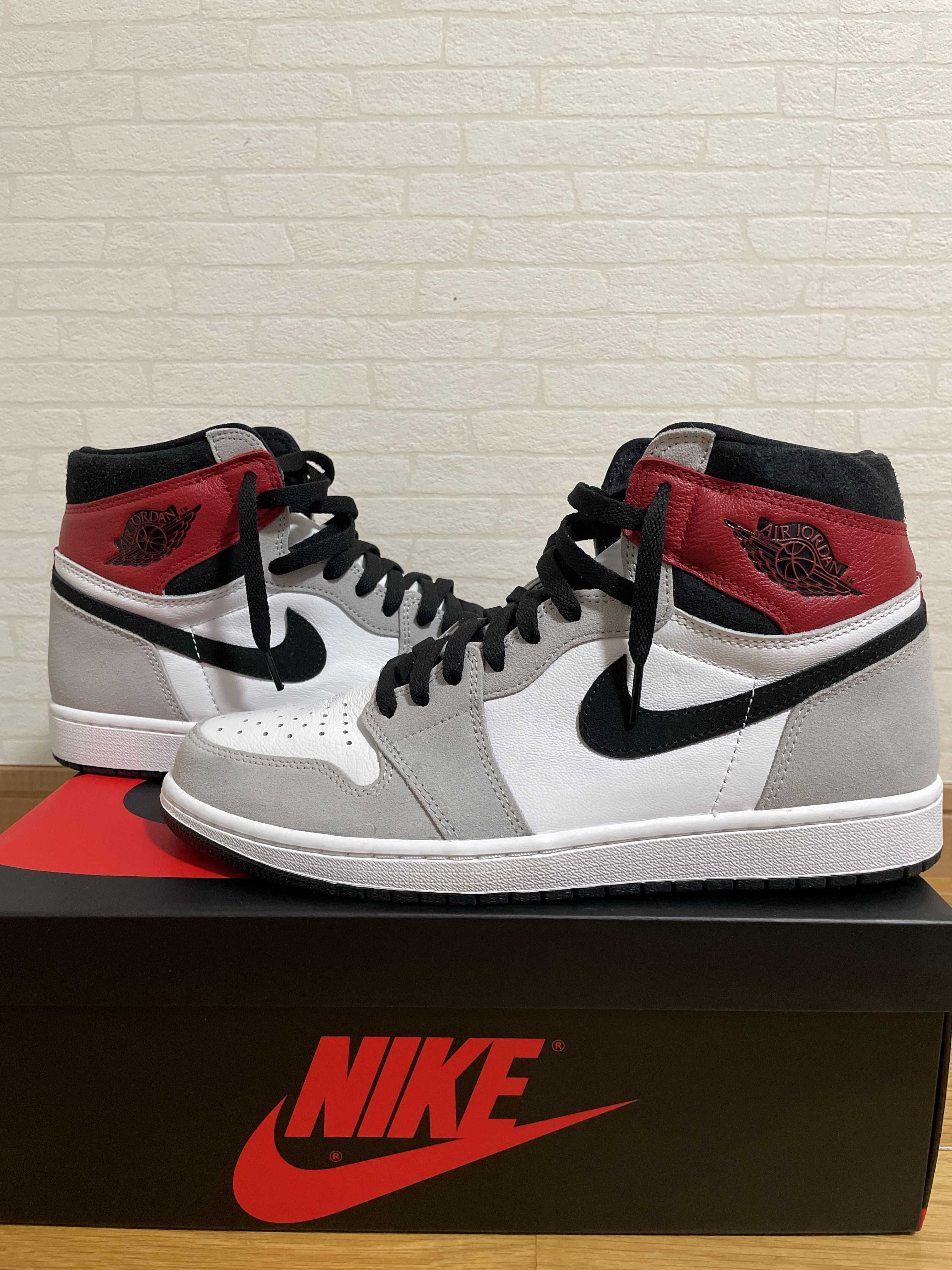 Nike Air Jordan 1 High OG "White/Black/Light Smoke Grey"