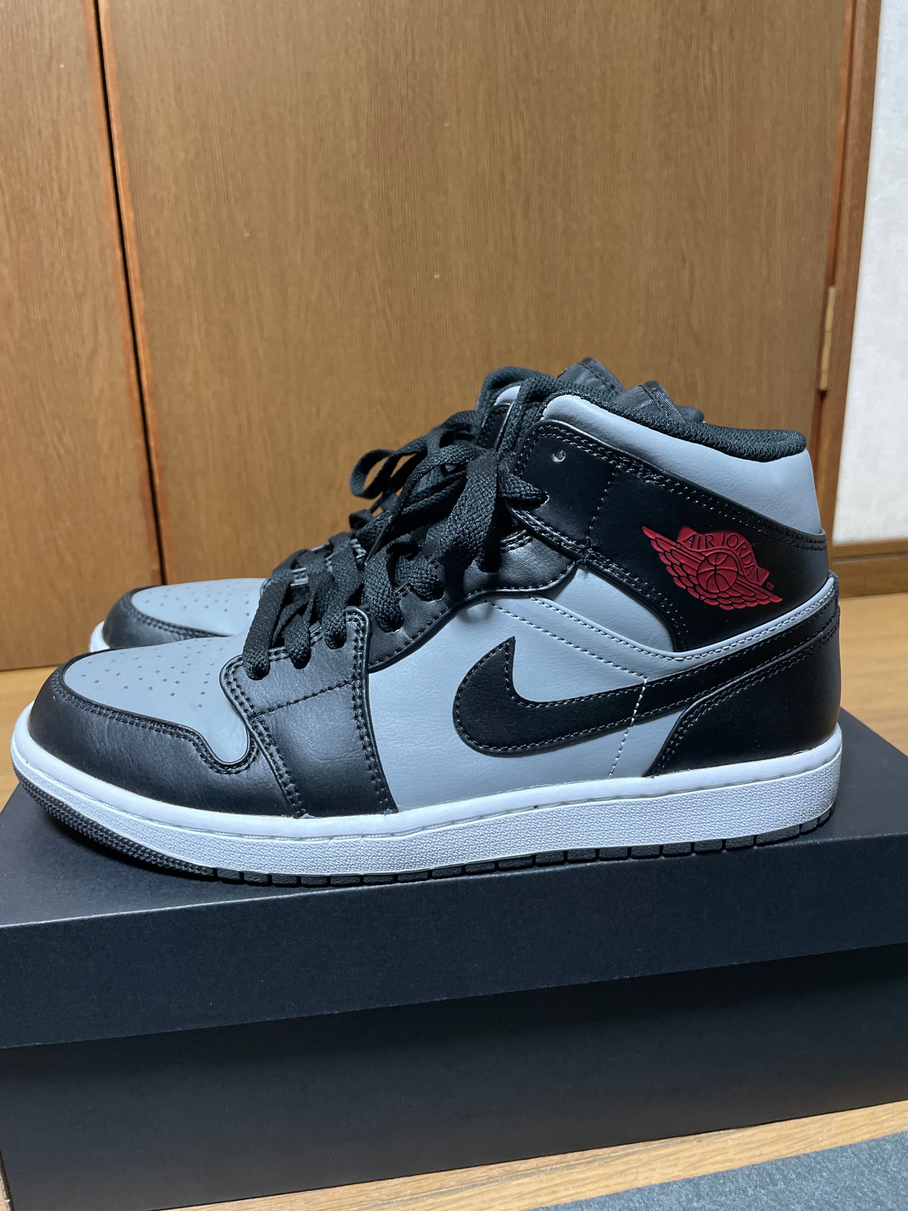 Nike Air Jordan 1 Mid "Shadow"