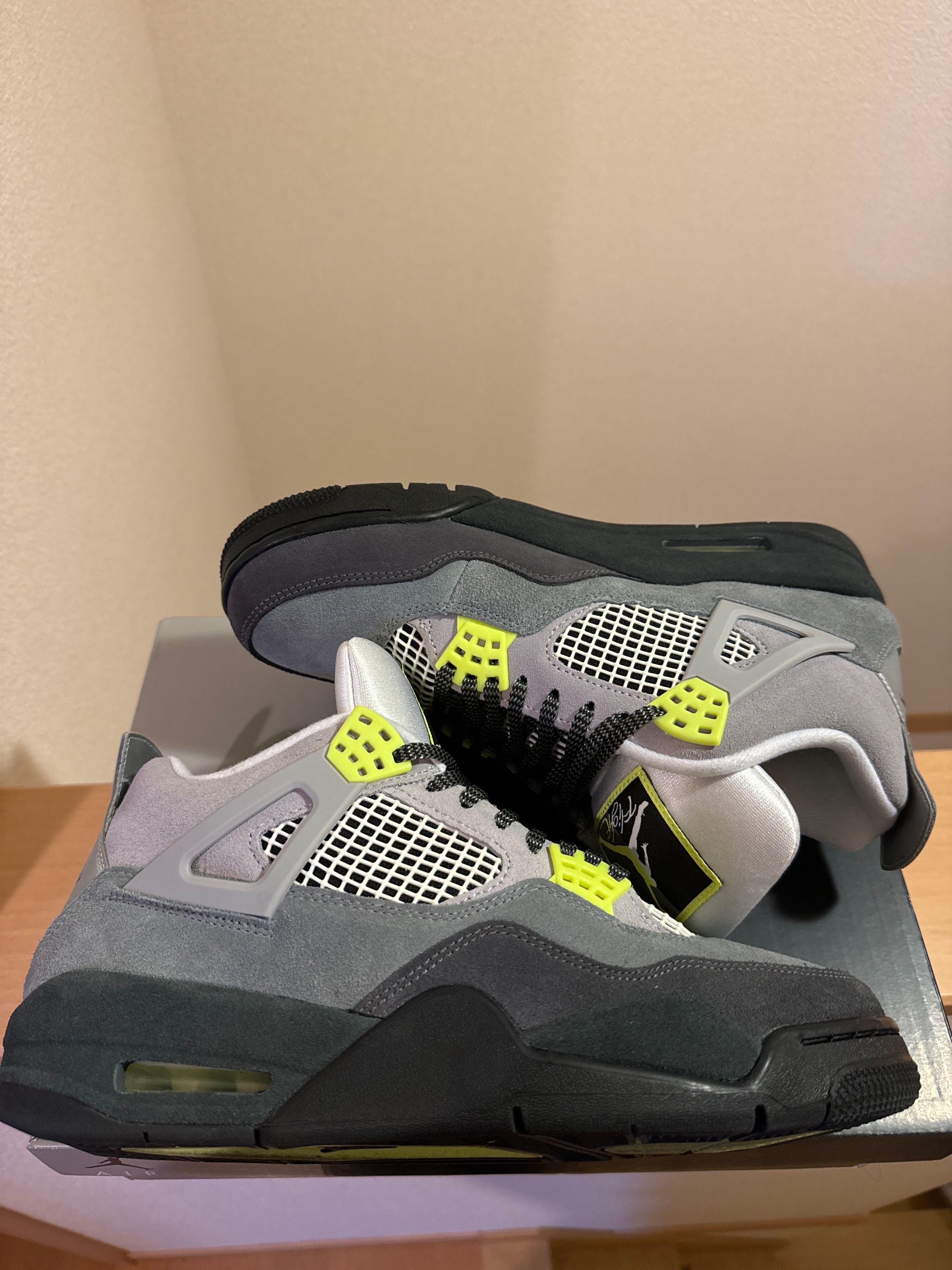 NIKE AIR JORDAN 4 RETRO LE "NEON"
