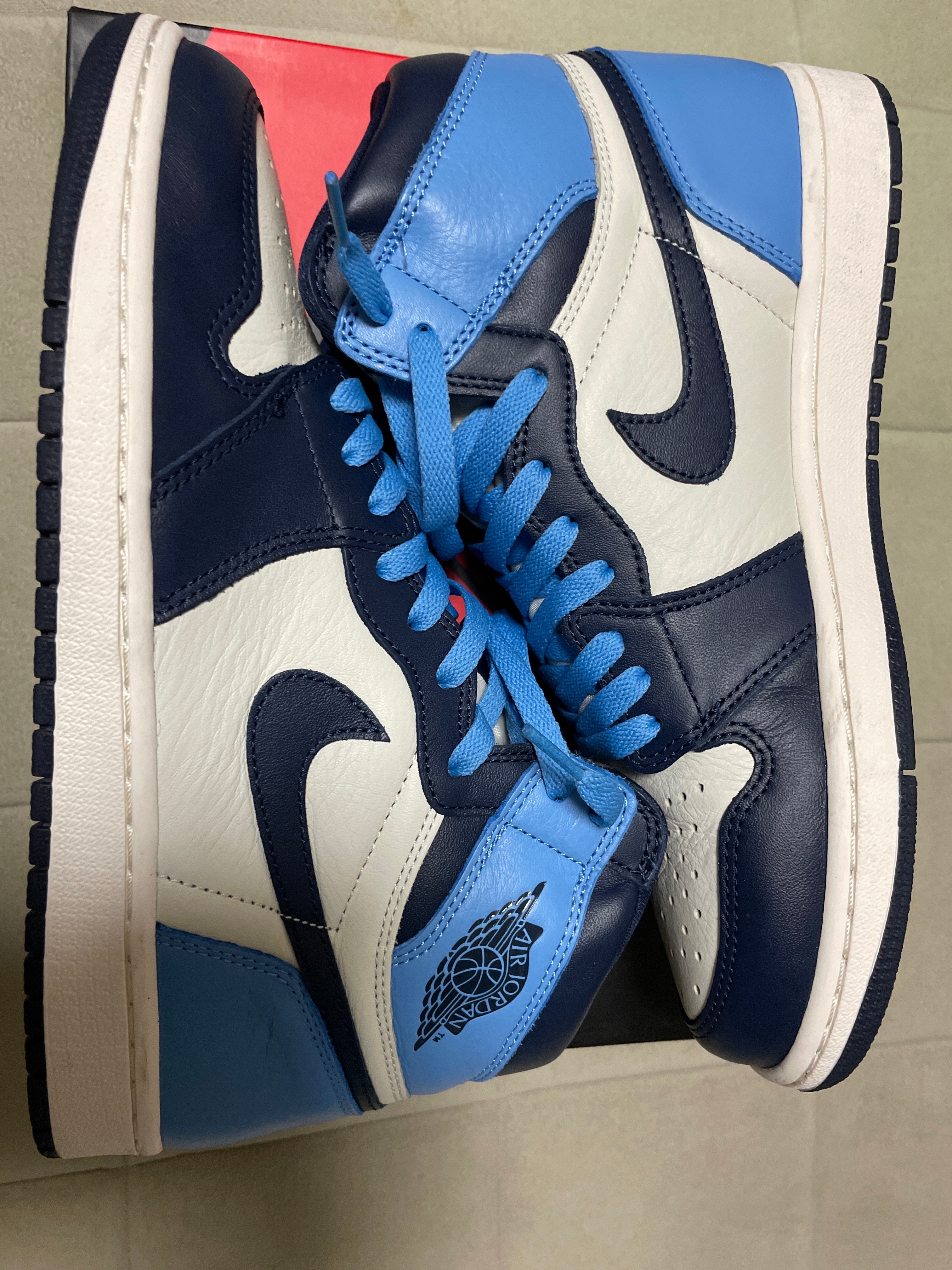 Nike Air Jordan 1 Retro High OG "Obsidian/University Blue"