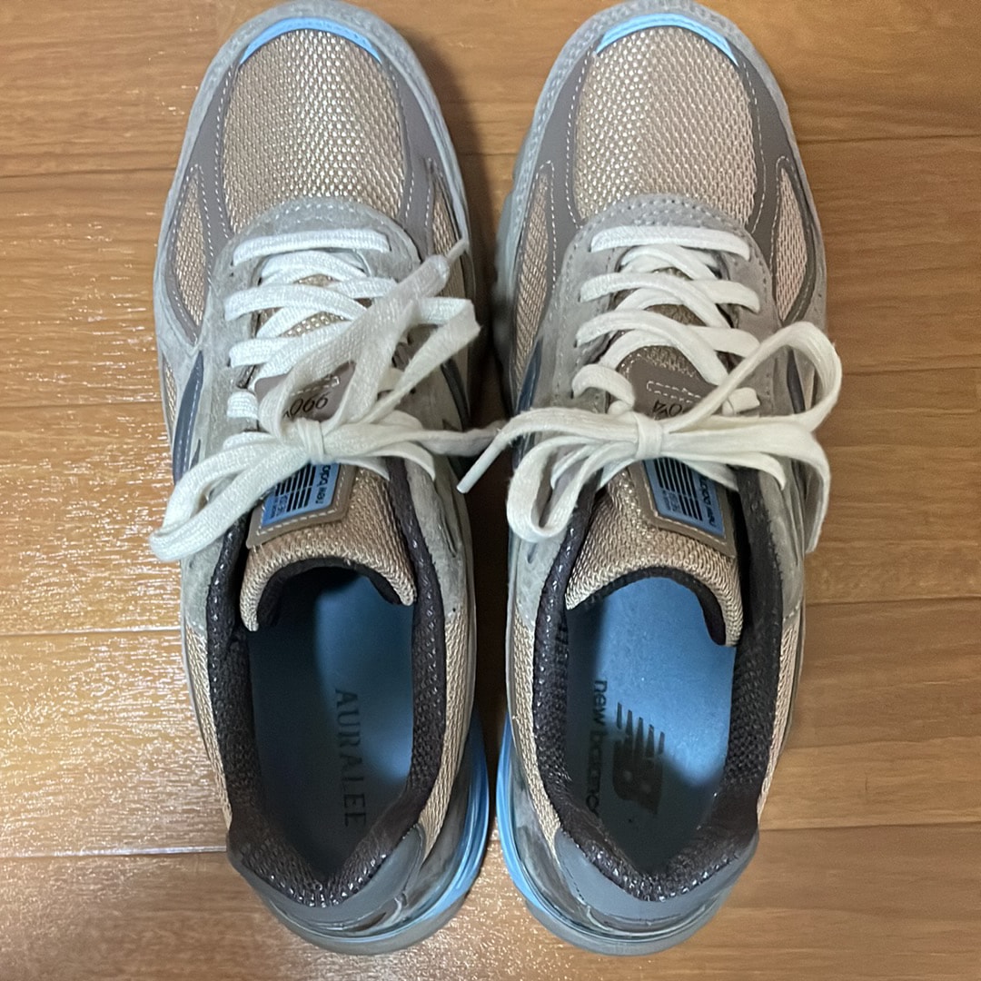 オーラリー × ニューバランス 990V4 "トープ"