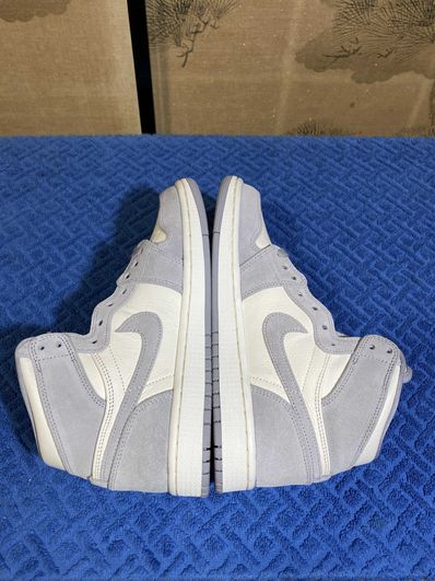 Nike Women's Air Jordan 1 Retro High "Pale Ivory"