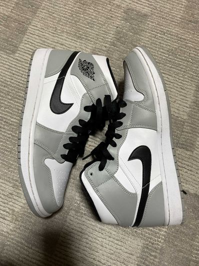 Nike Air Jordan 1 Mid "Light Smoke Grey/White/Black"