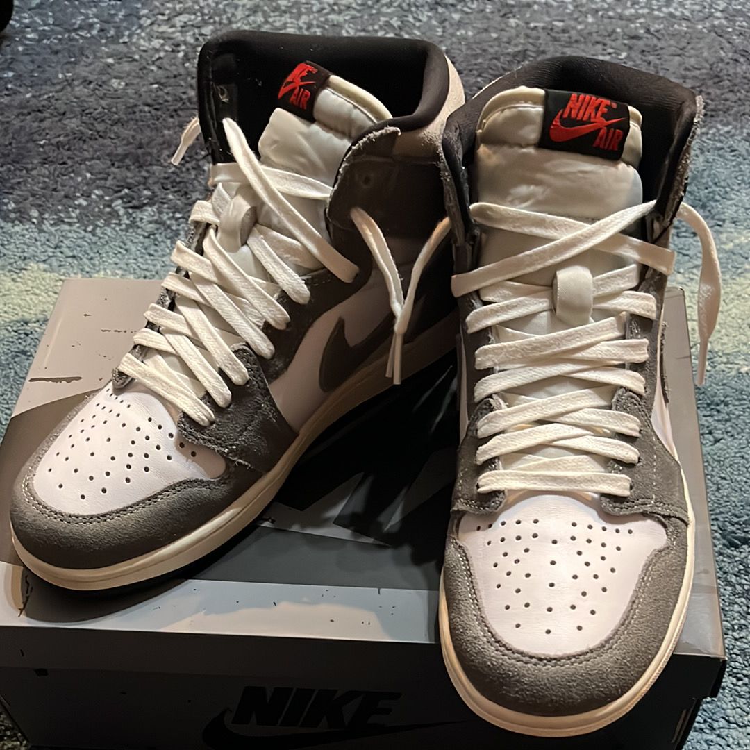 Nike Air Jordan 1 Retro High OG "Black and Smoke Grey"