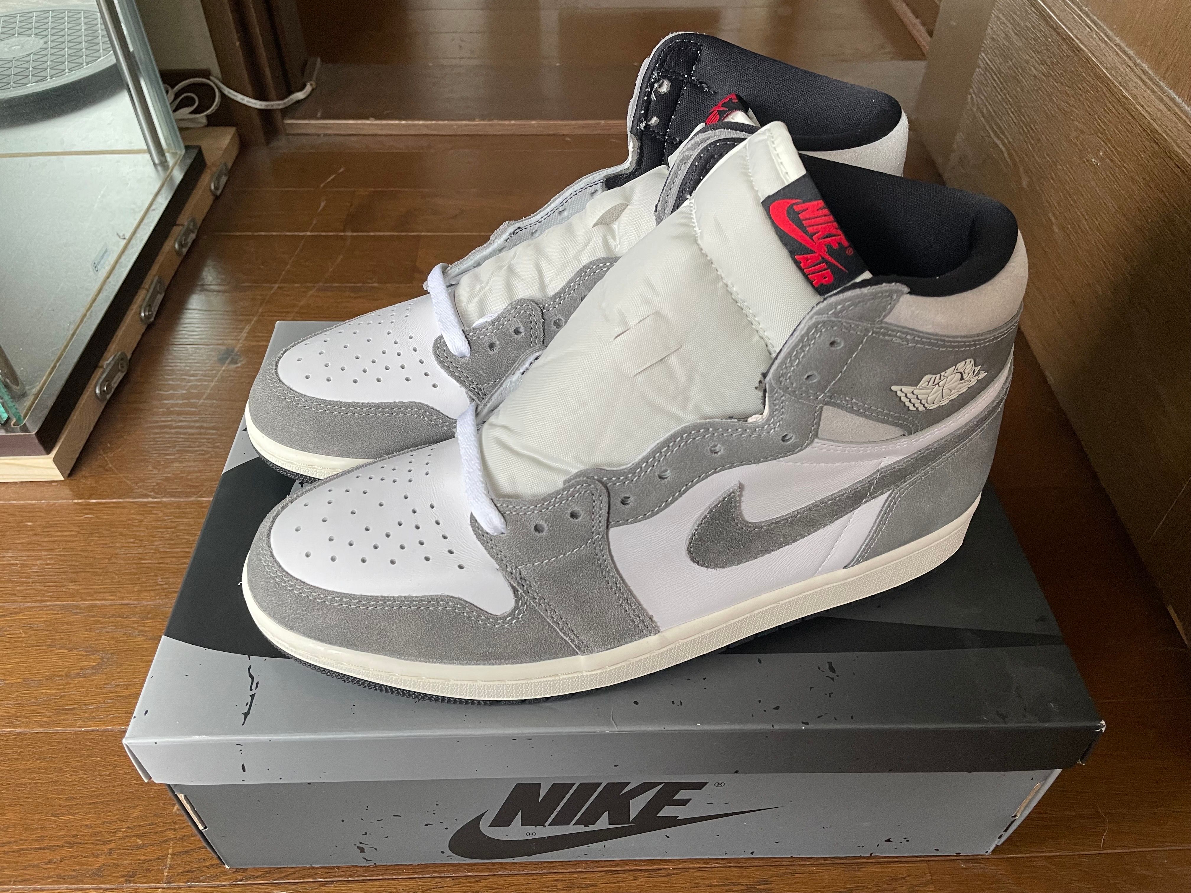 Nike Air Jordan 1 Retro High OG "Black and Smoke Grey"