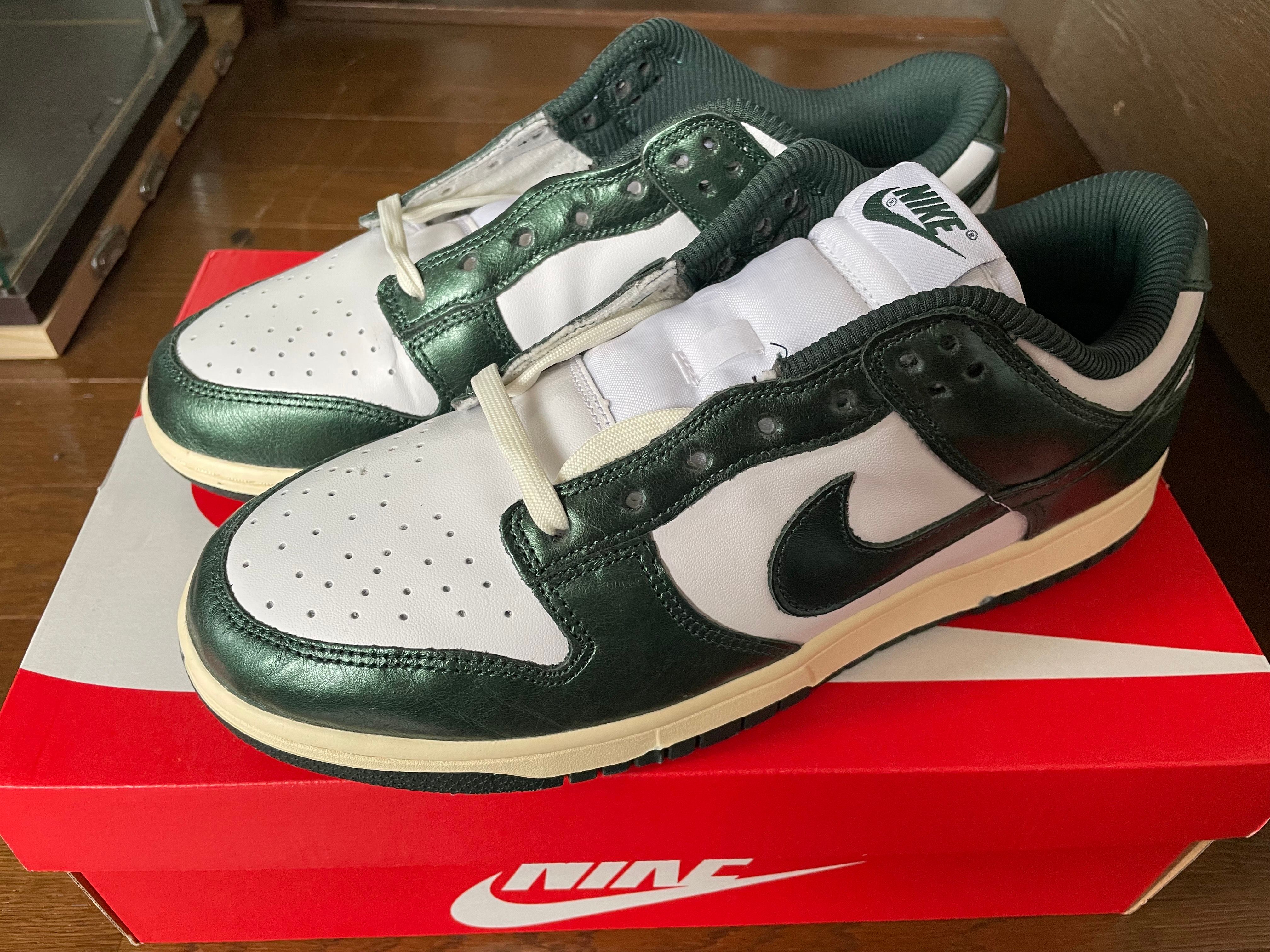 Nike Women's Dunk Low "Vintage Green"