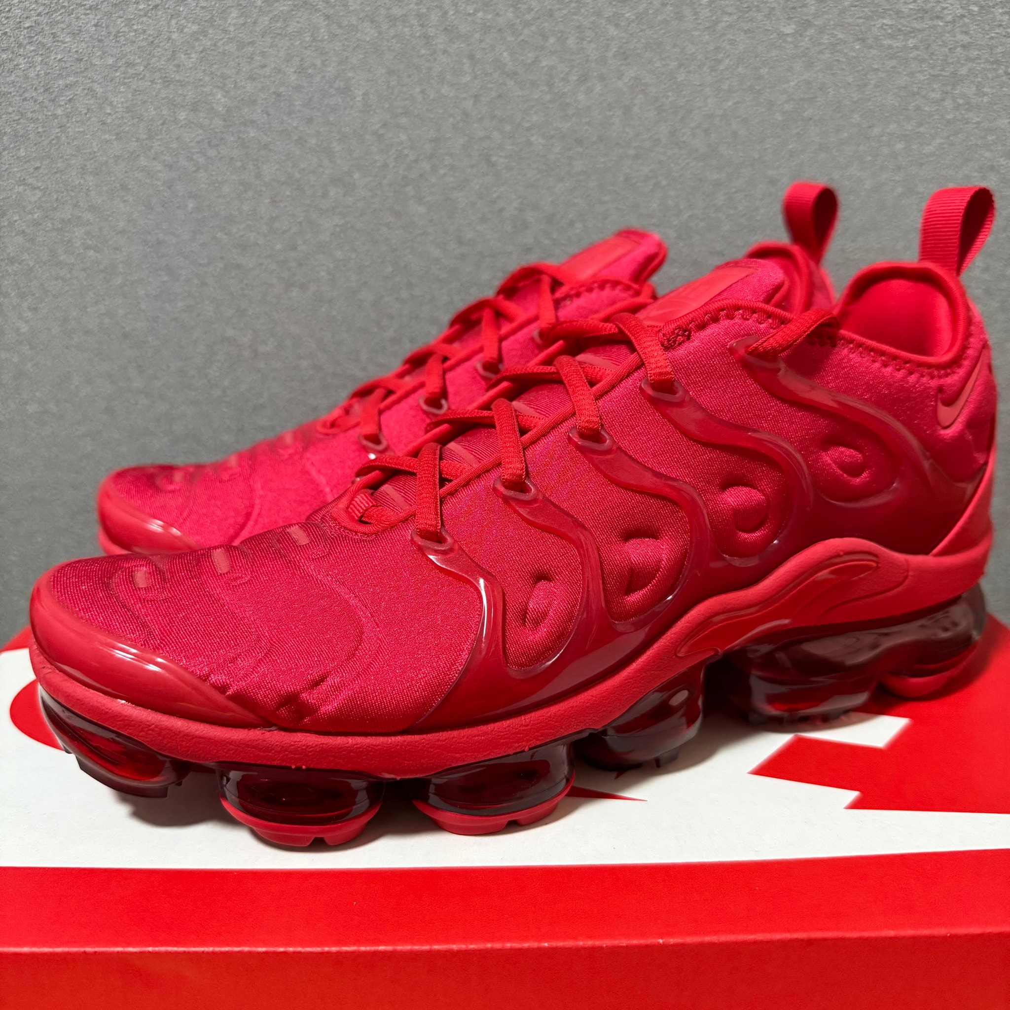 Nike Air Vapormax Plus "University Red"