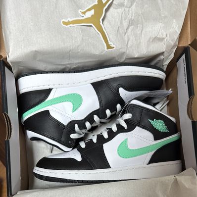Nike GS Air Jordan 1 Mid "White/Black/Green Glow"