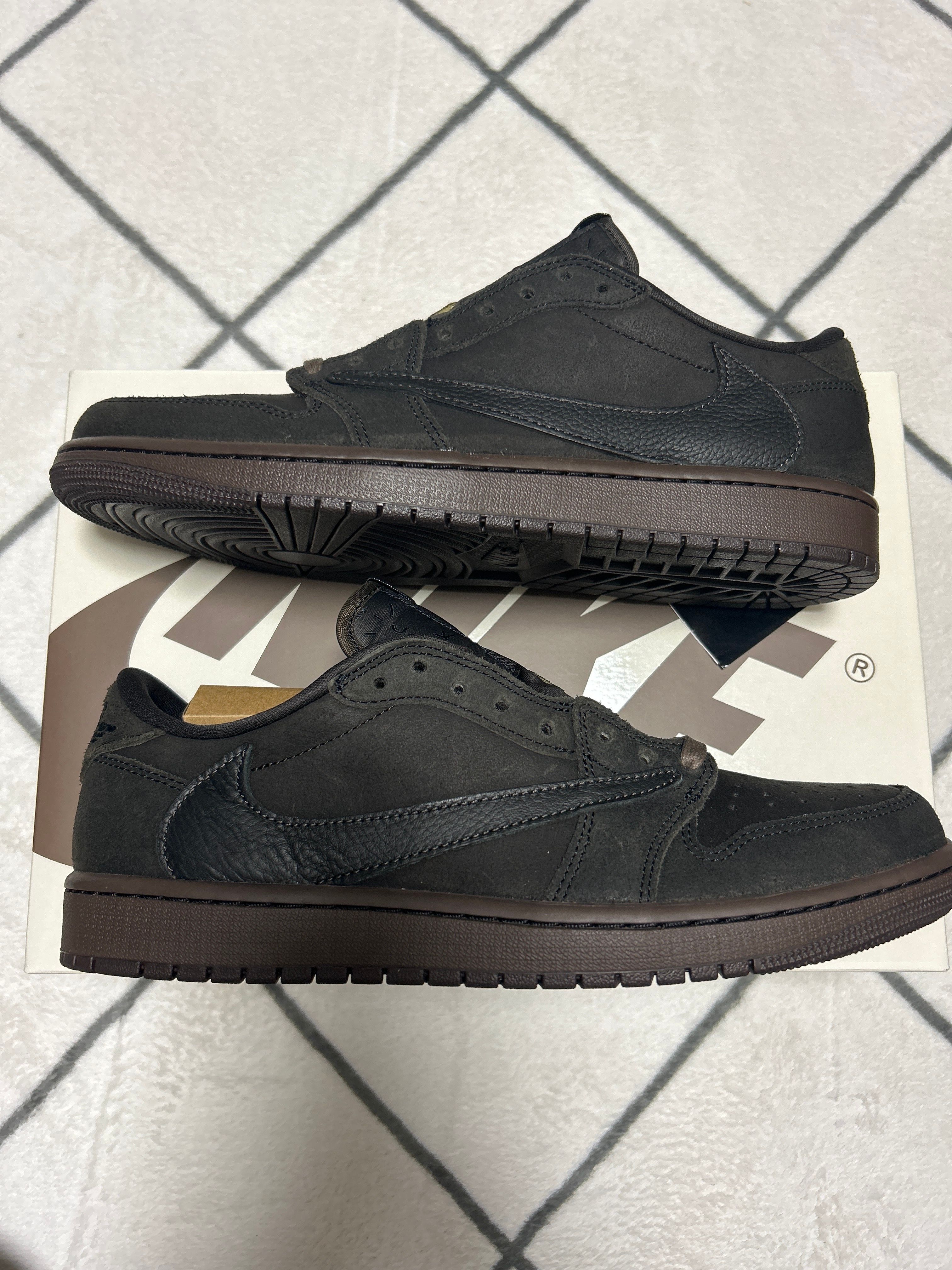 Travis Scott × Nike Air Jordan 1 Low OG SP "Velvet Brown and Dark Mocha"