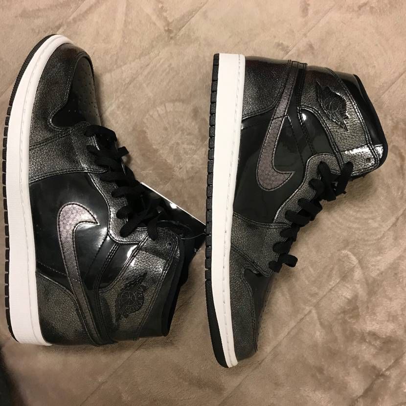Nike Air Jordan 1 Retro High "Black Patent"