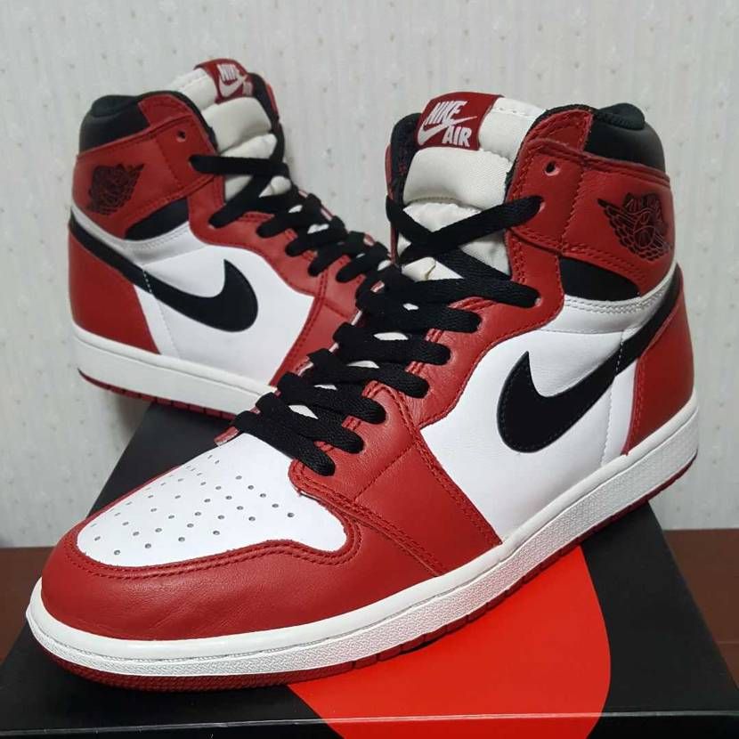 Nike Air Jordan 1 Retro High "Chicago" (2015)