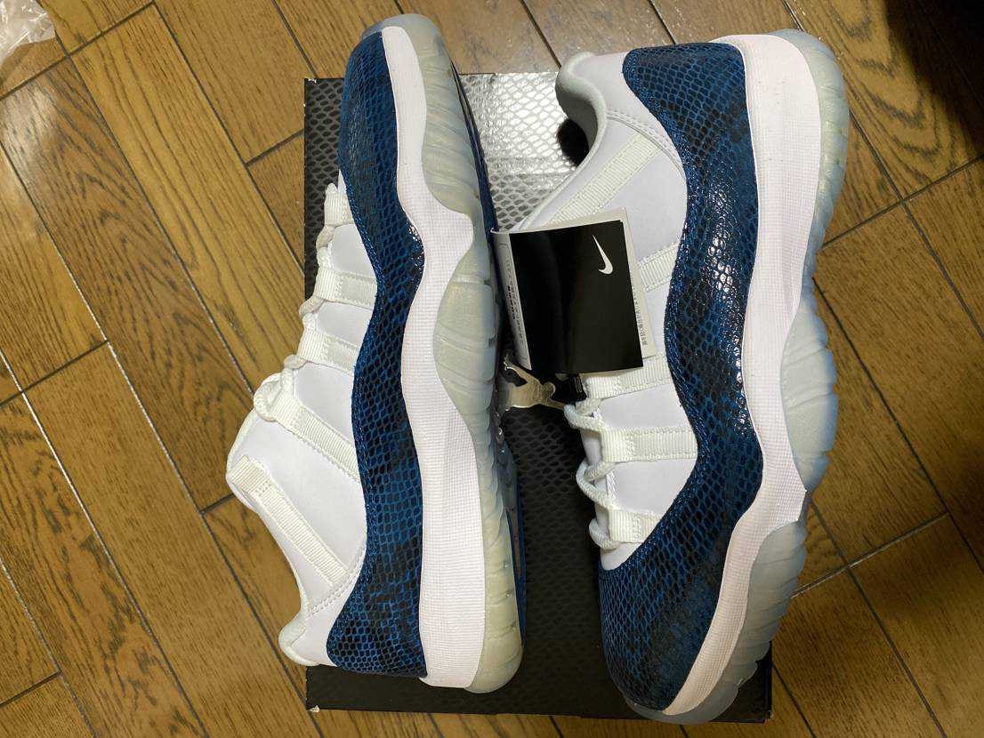 AIR JORDAN 11 LOW "SNAKESKIN"