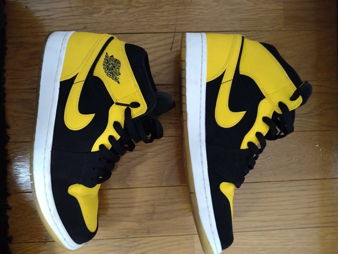 Nike Air Jordan 1 Retro Mid "New Love" (2017)